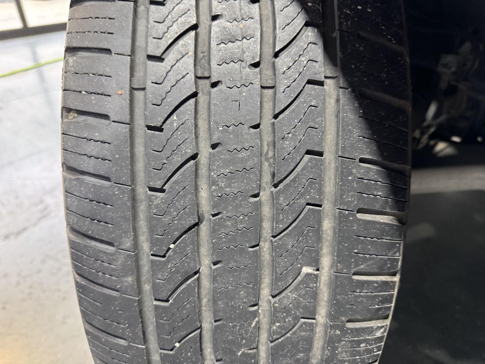 Vehicle photo 12