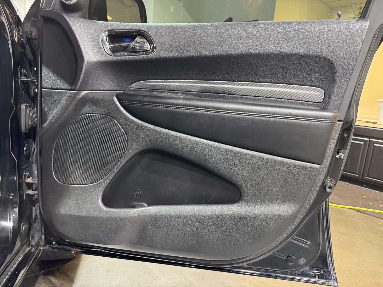 Vehicle photo 23