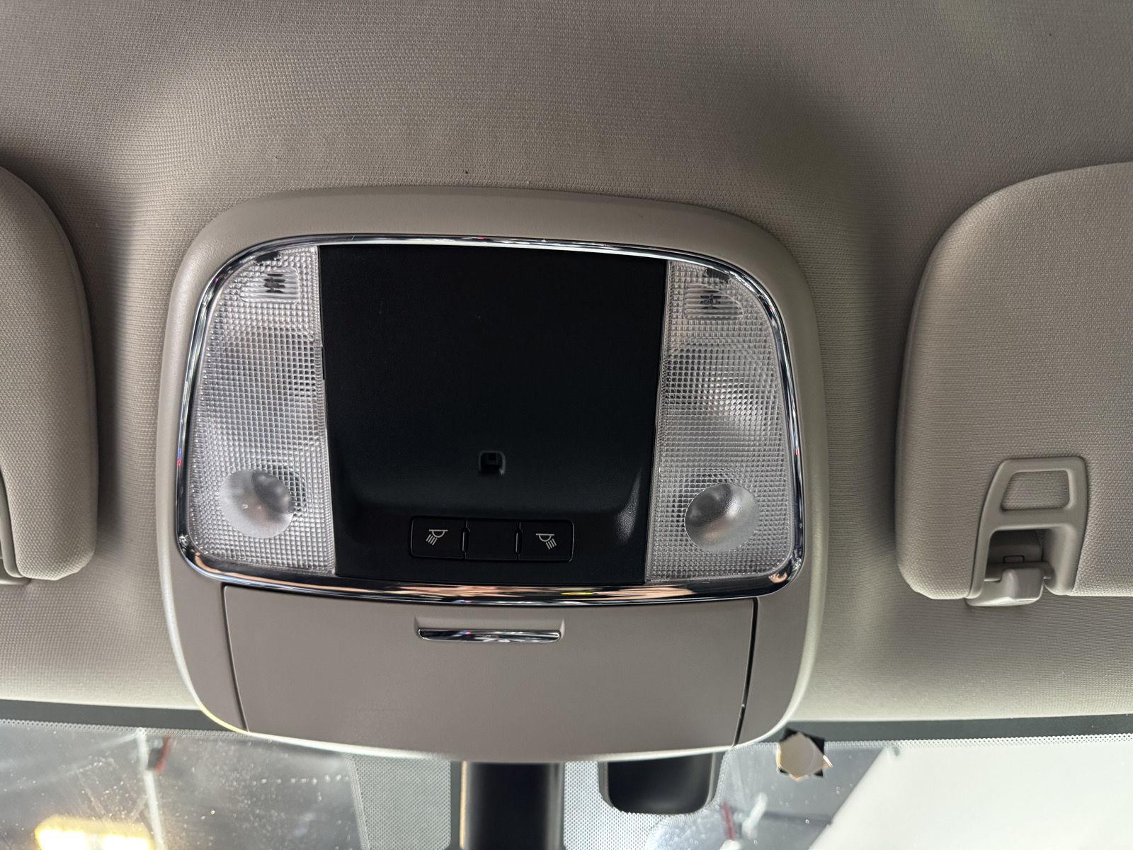 Vehicle photo 32