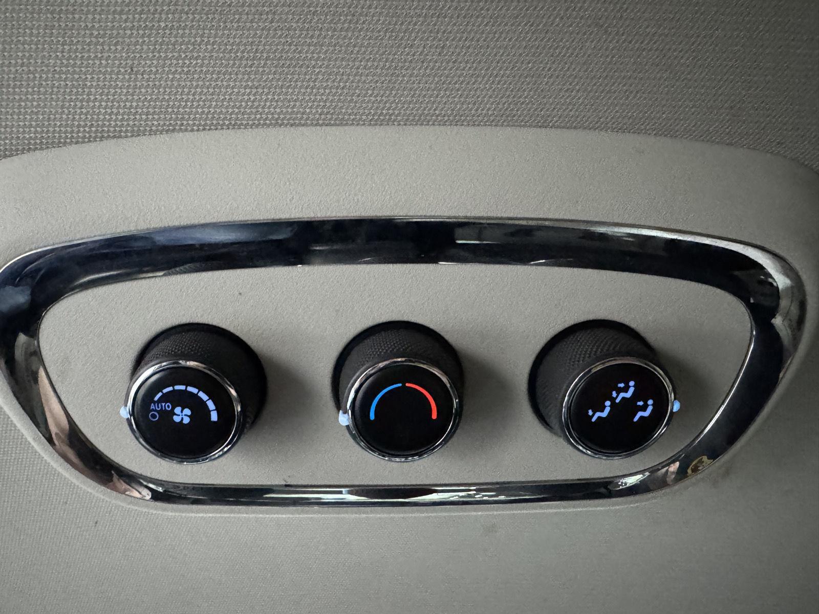 Vehicle photo 41