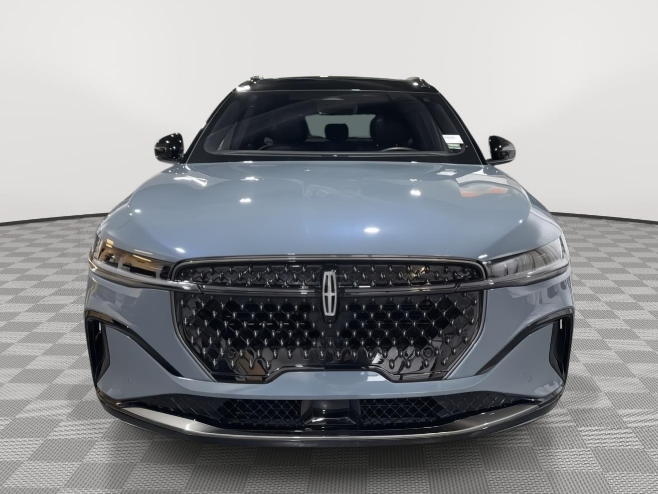 Vehicle photo 4