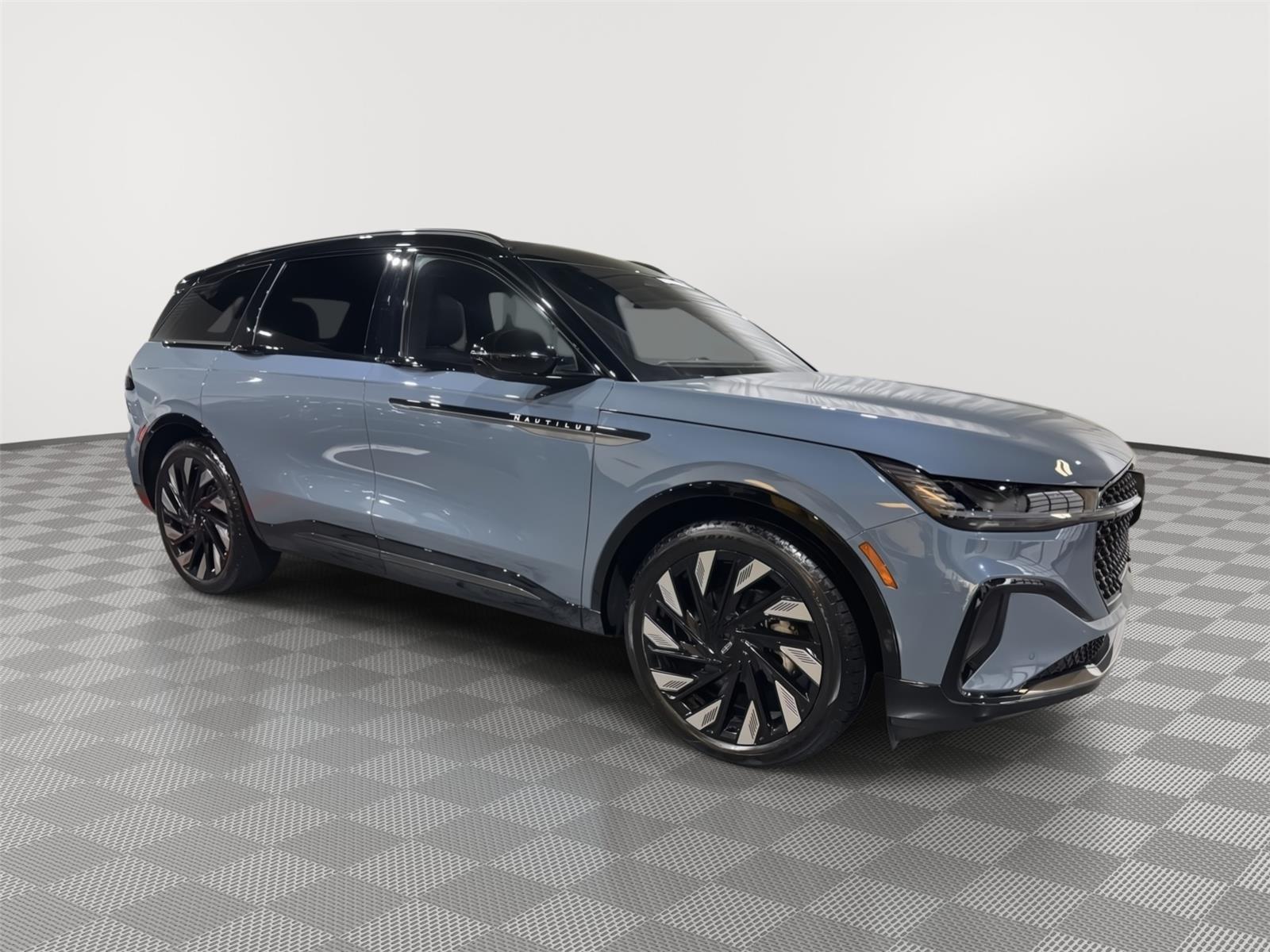 Vehicle photo 7