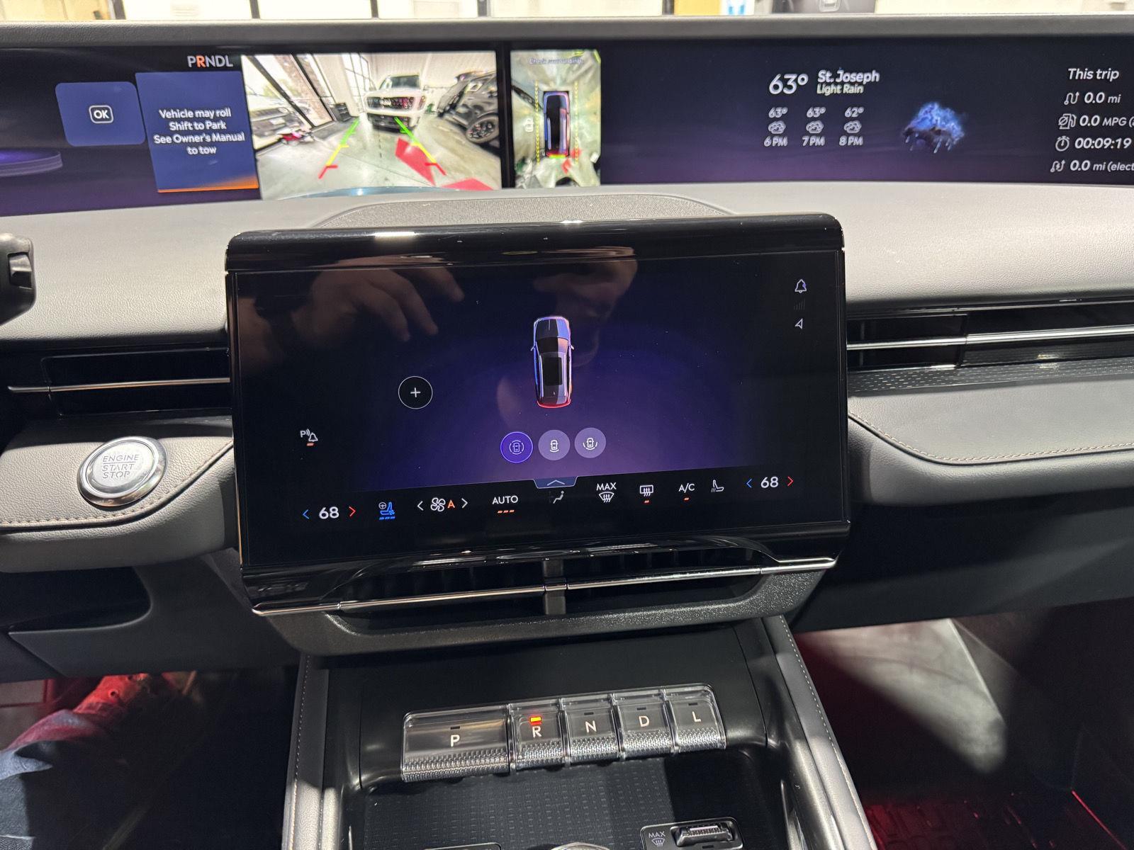 Vehicle photo 35