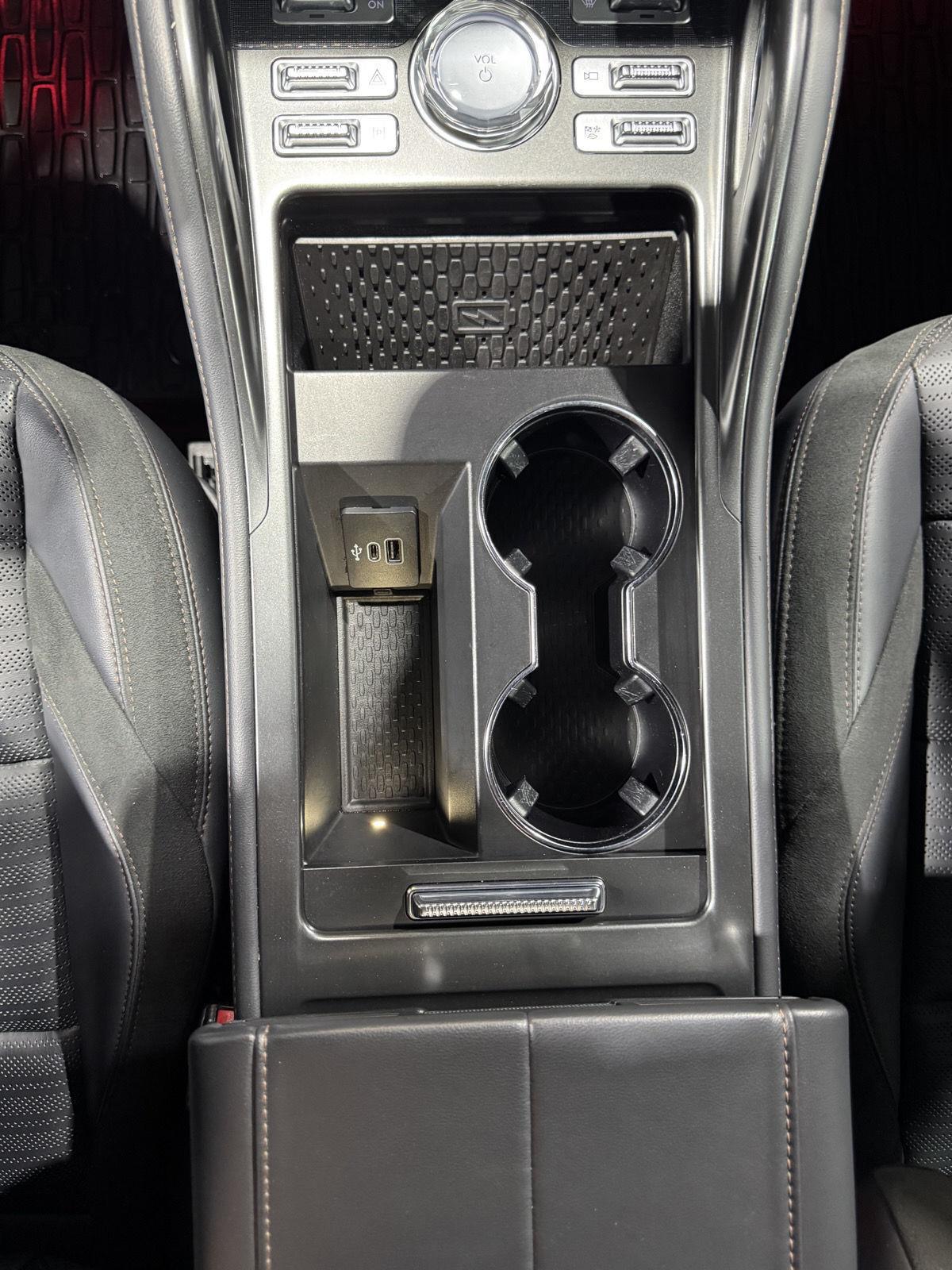 Vehicle photo 41
