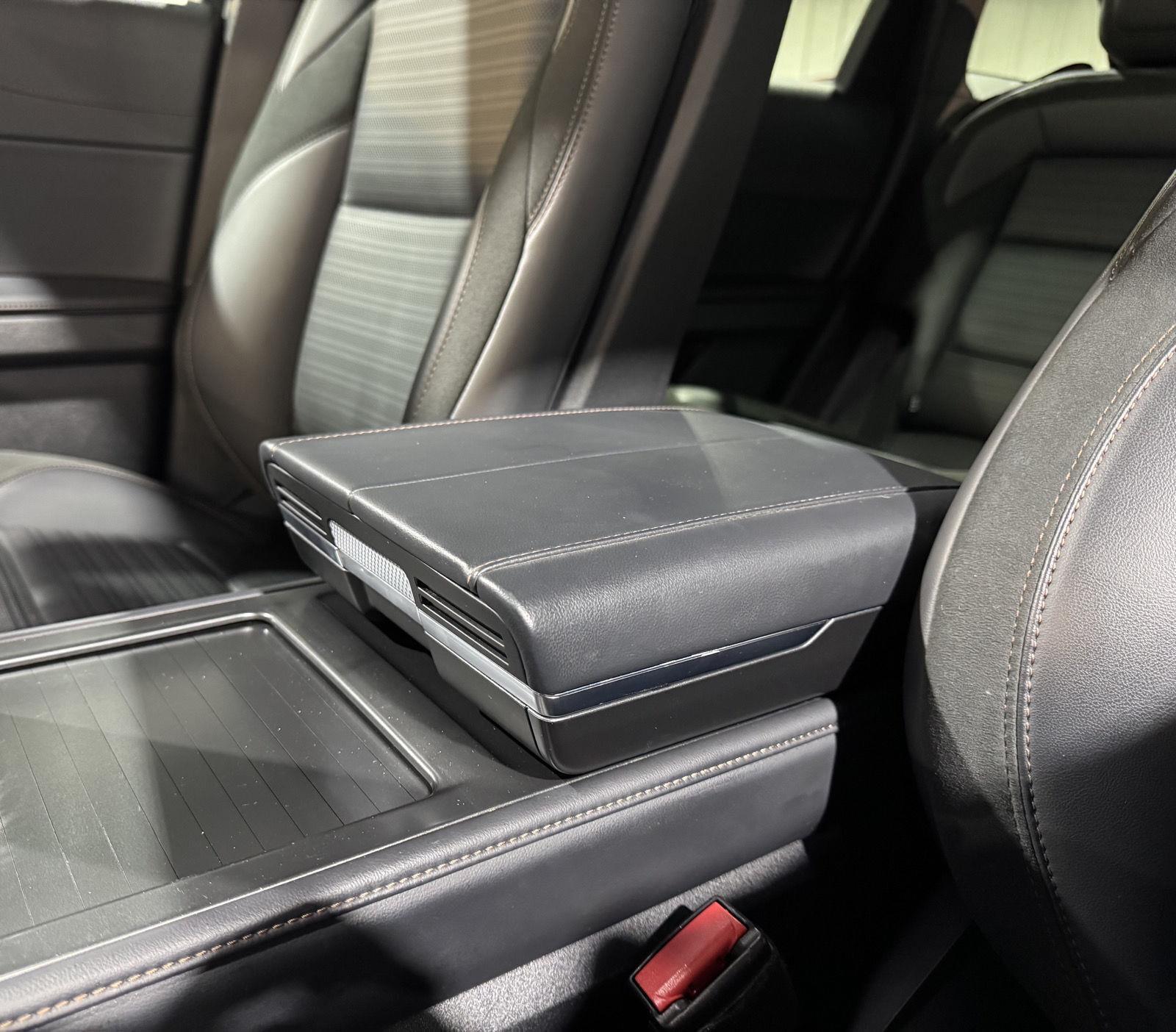 Vehicle photo 42