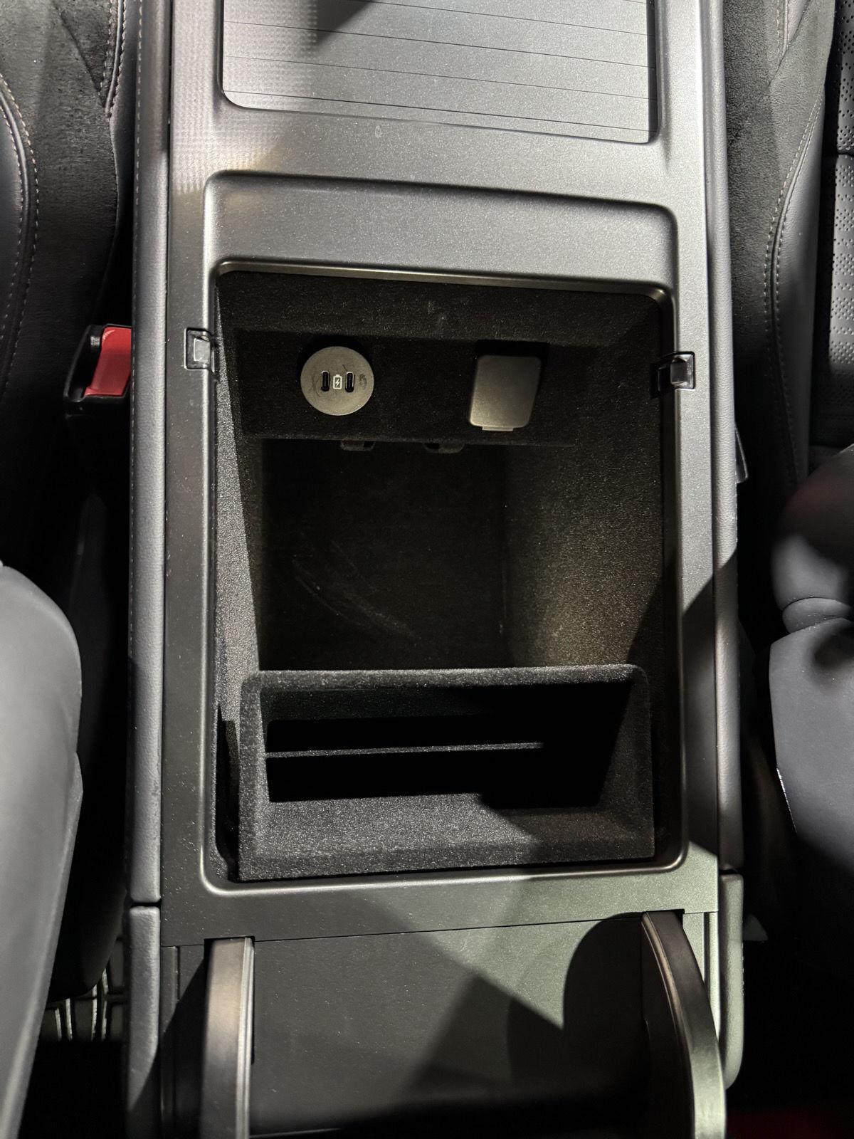 Vehicle photo 43
