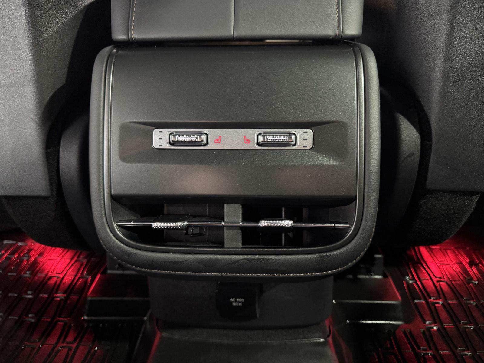 Vehicle photo 44