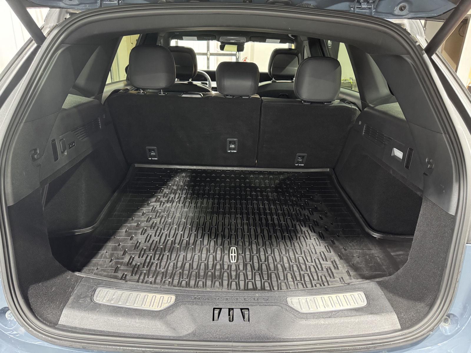 Vehicle photo 48