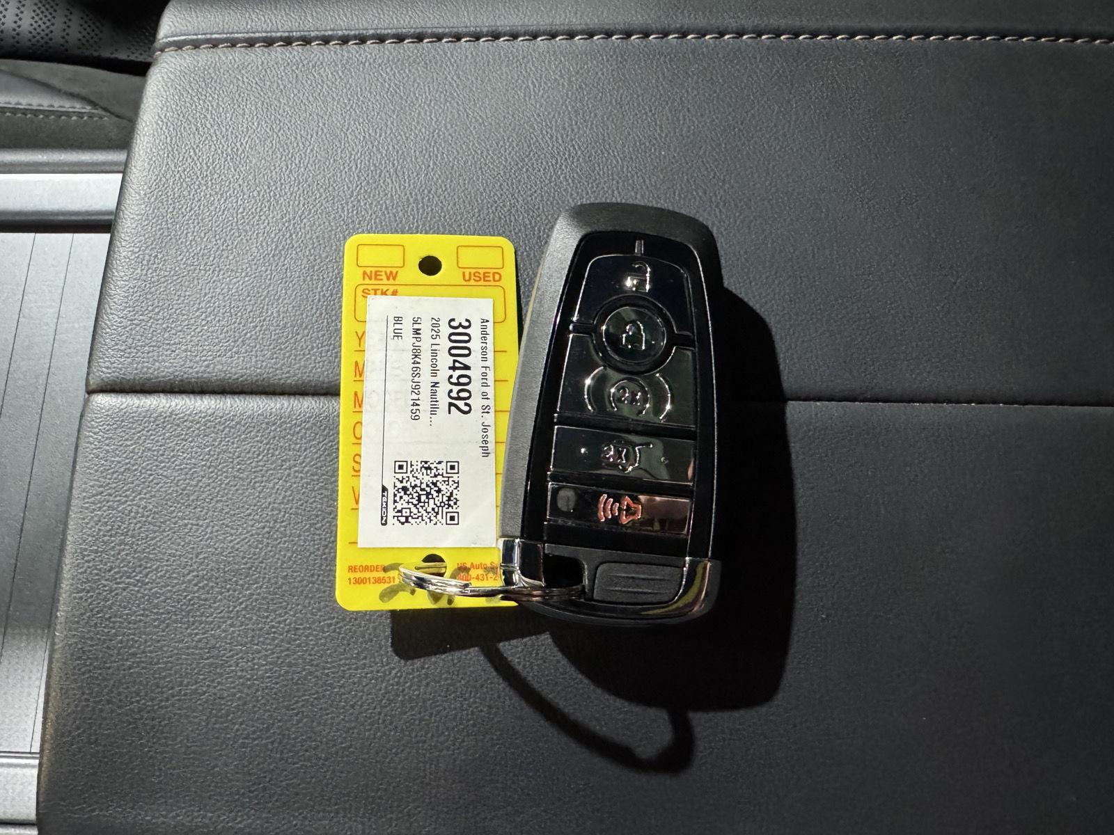 Vehicle photo 50