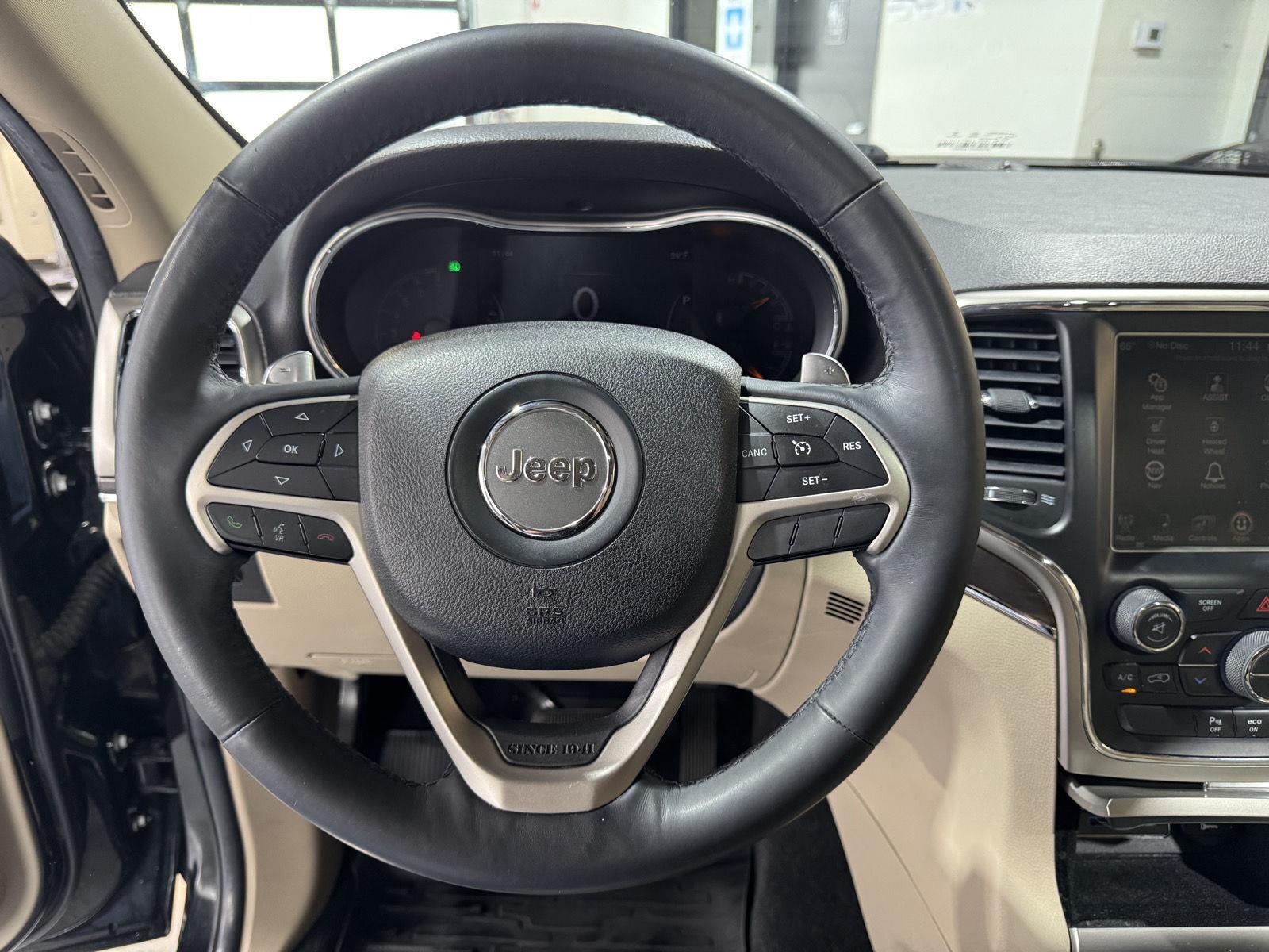 Vehicle photo 12