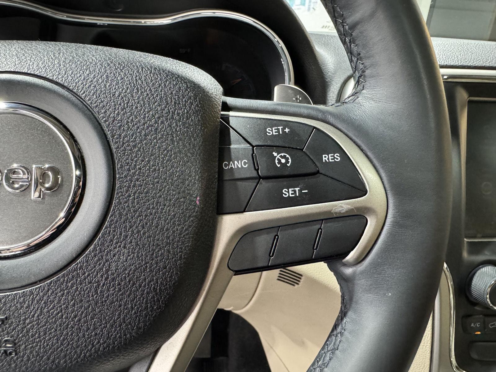 Vehicle photo 15