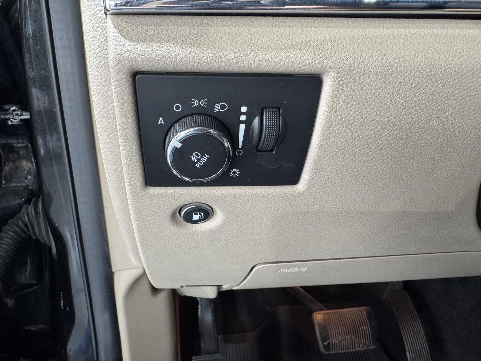 Vehicle photo 16