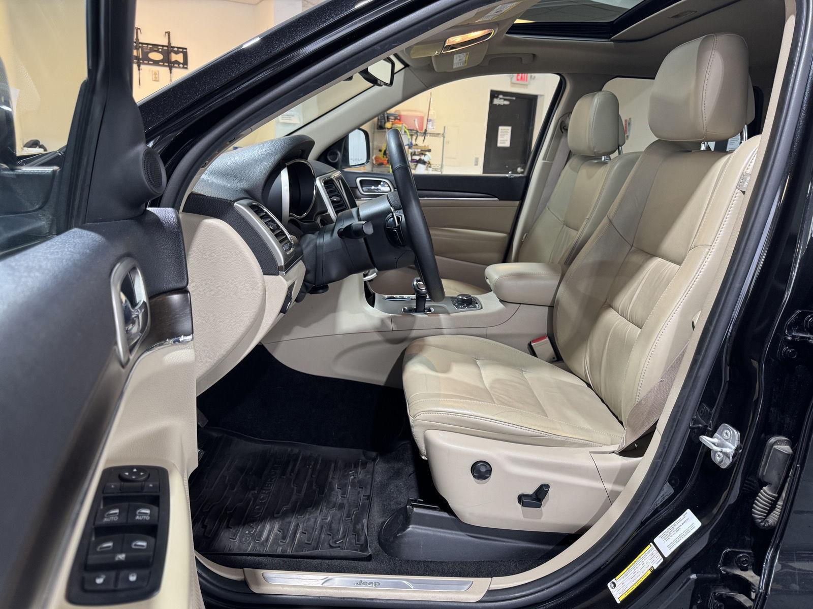 Vehicle photo 18