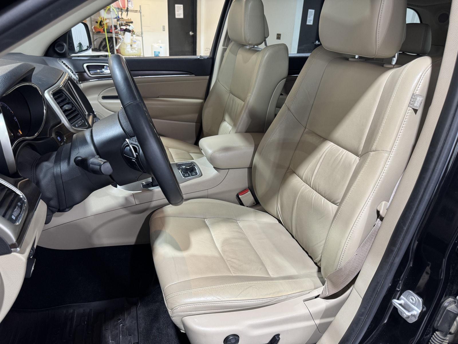 Vehicle photo 19