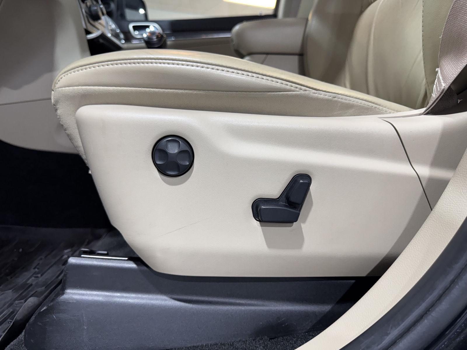 Vehicle photo 20
