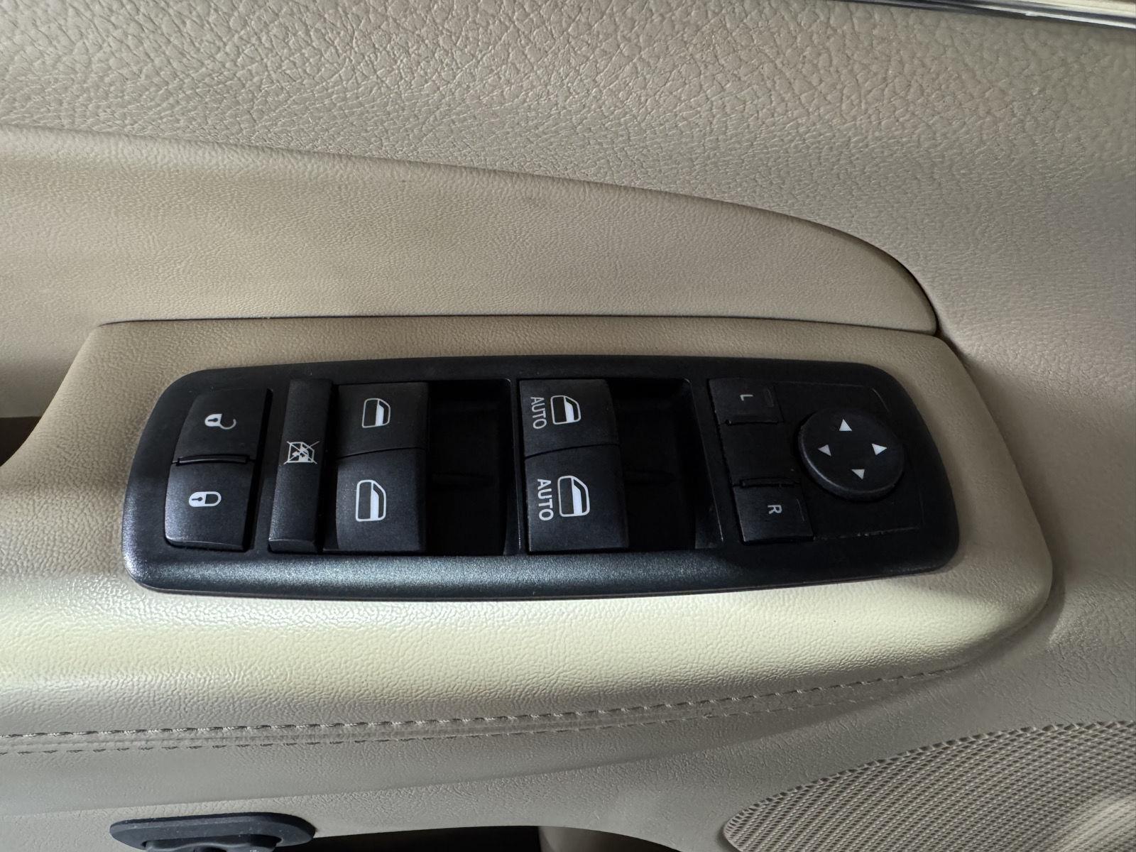 Vehicle photo 34