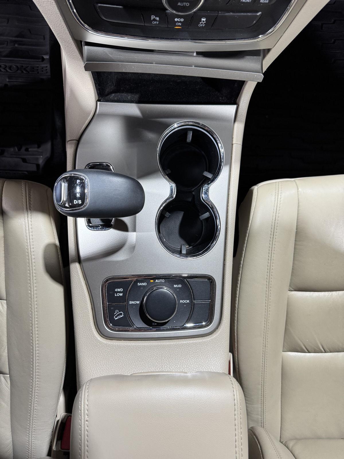 Vehicle photo 35