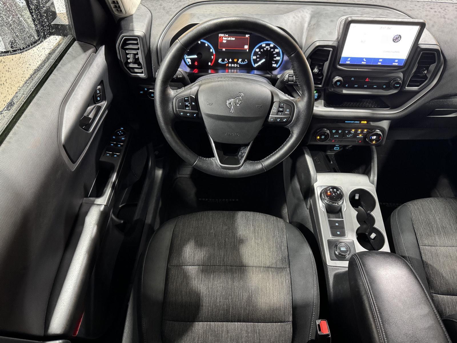 Vehicle photo 18
