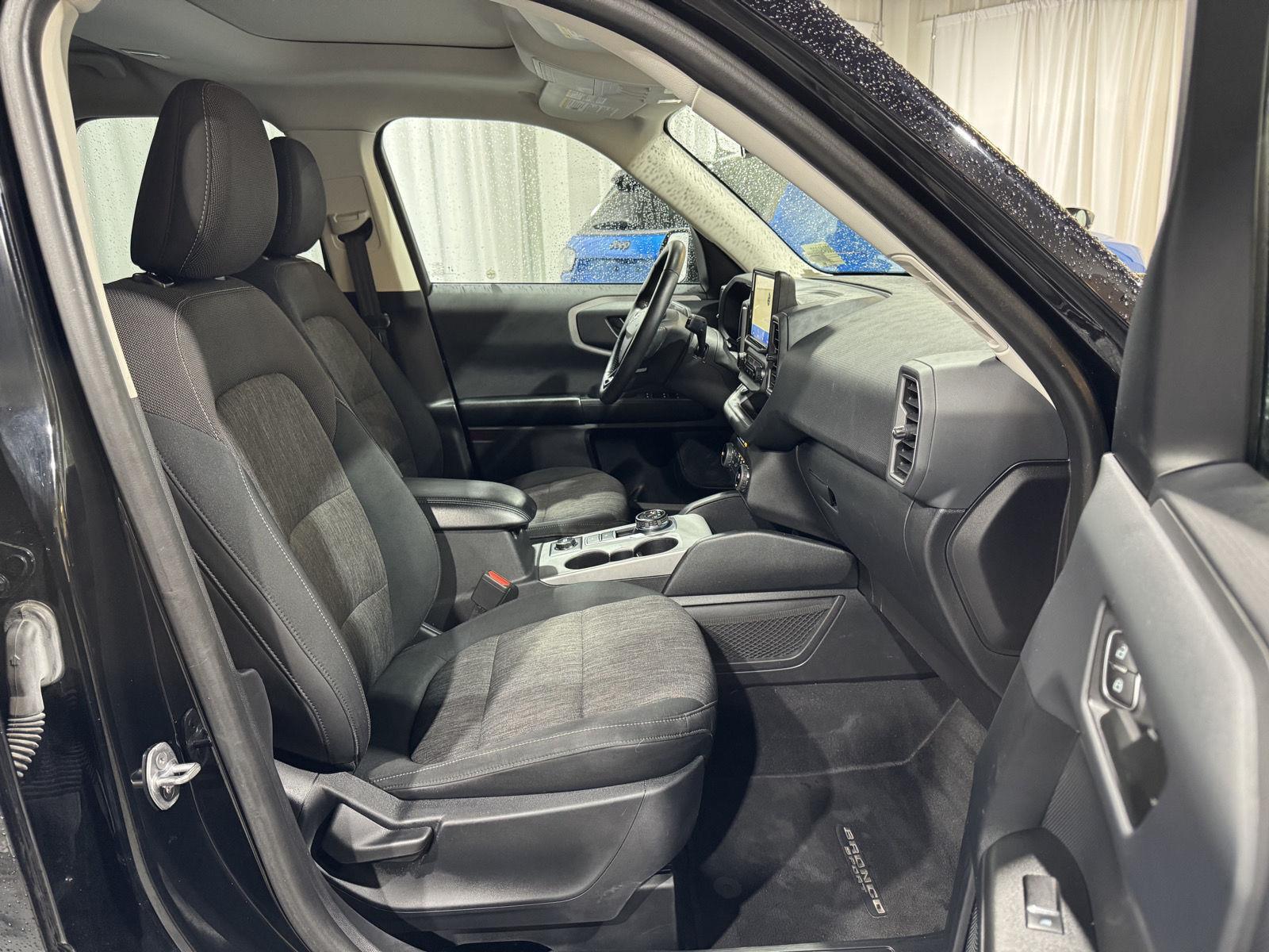 Vehicle photo 20