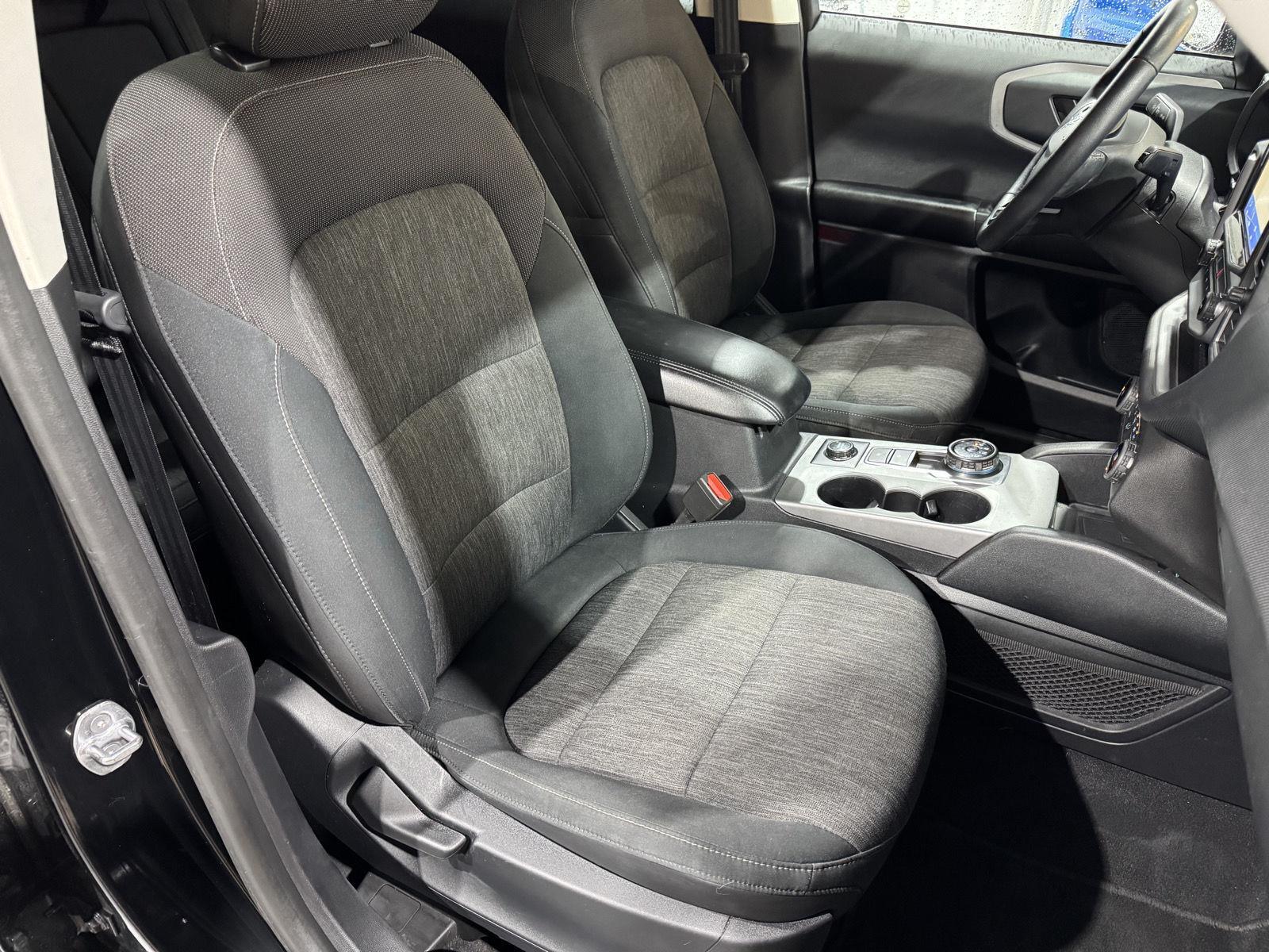 Vehicle photo 21