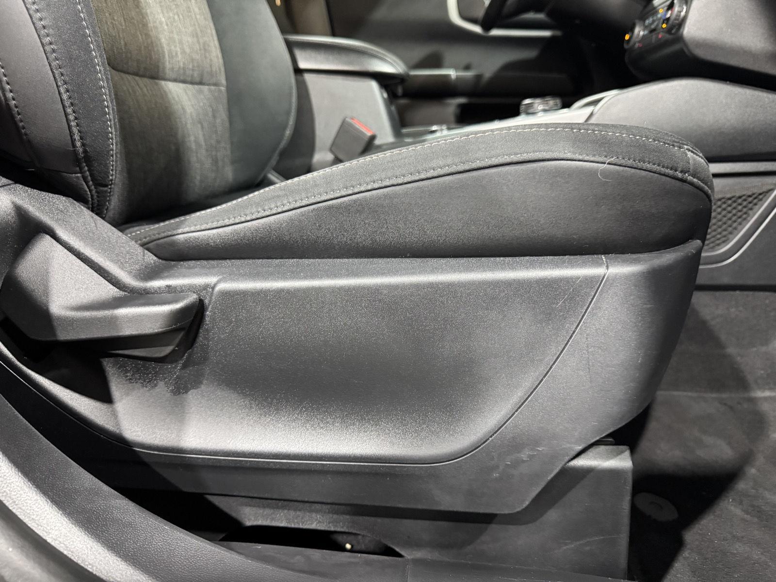 Vehicle photo 22