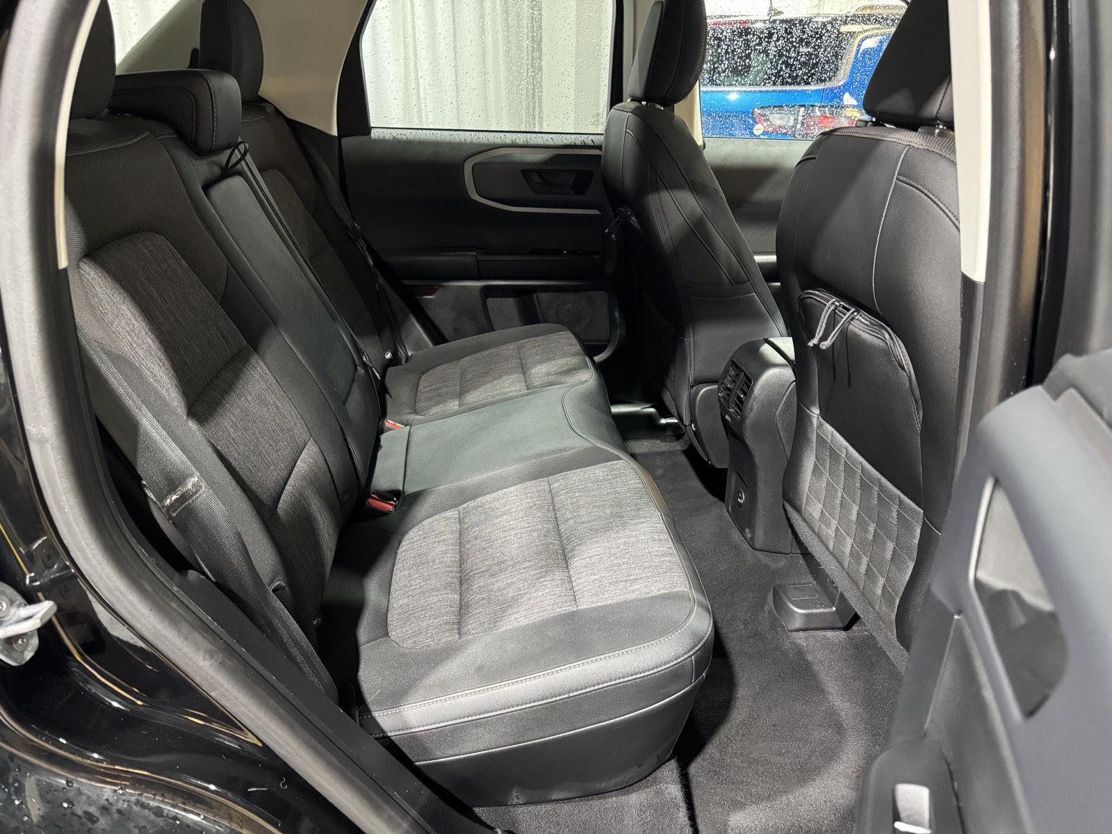 Vehicle photo 24