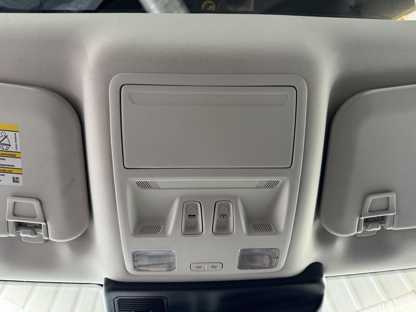 Vehicle photo 27