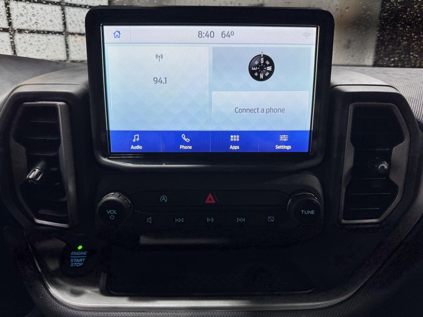Vehicle photo 30