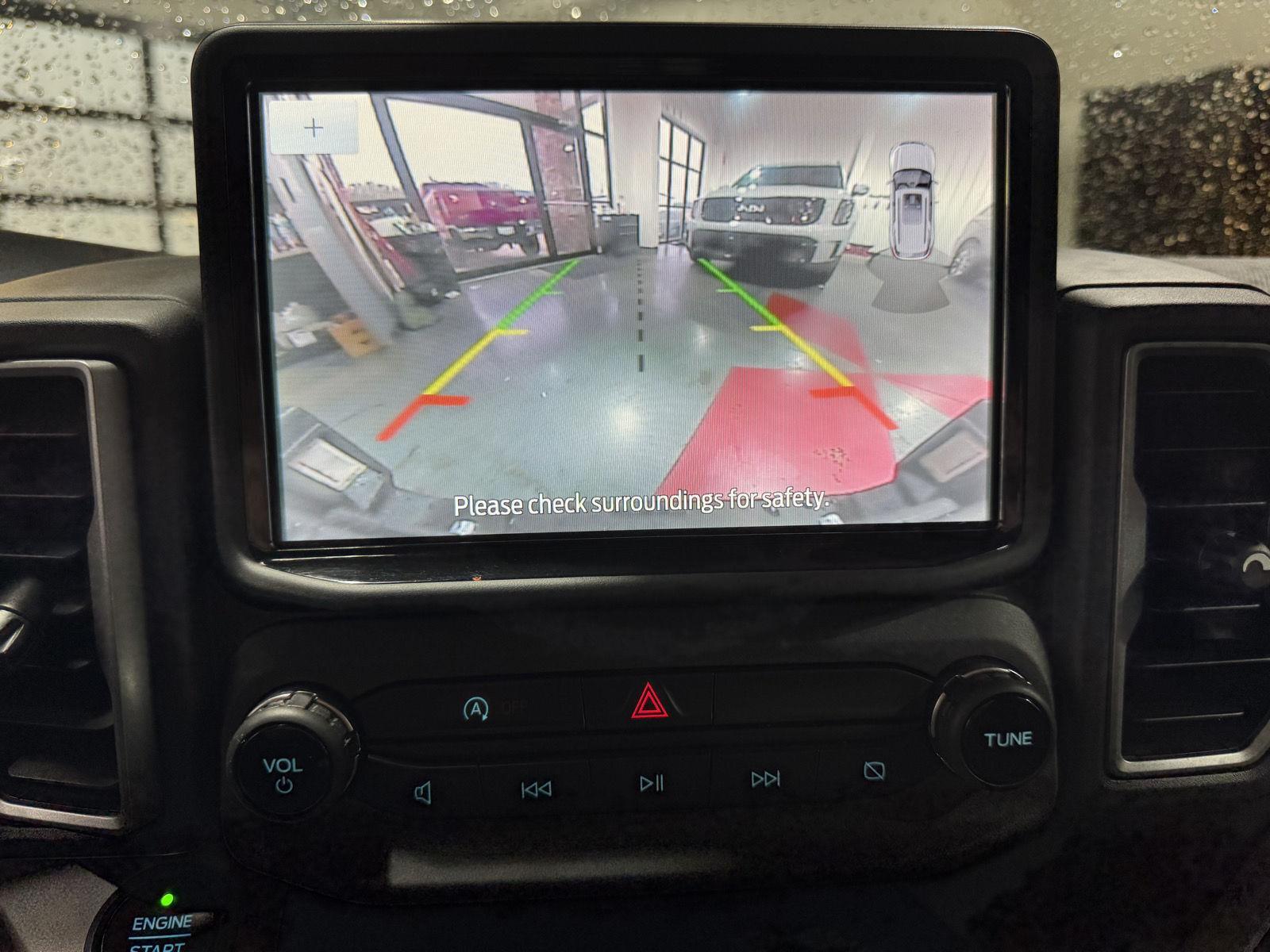 Vehicle photo 31