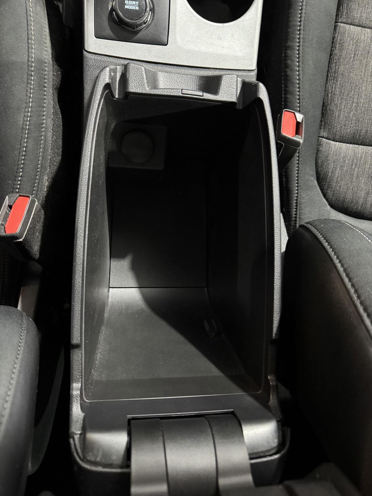 Vehicle photo 35