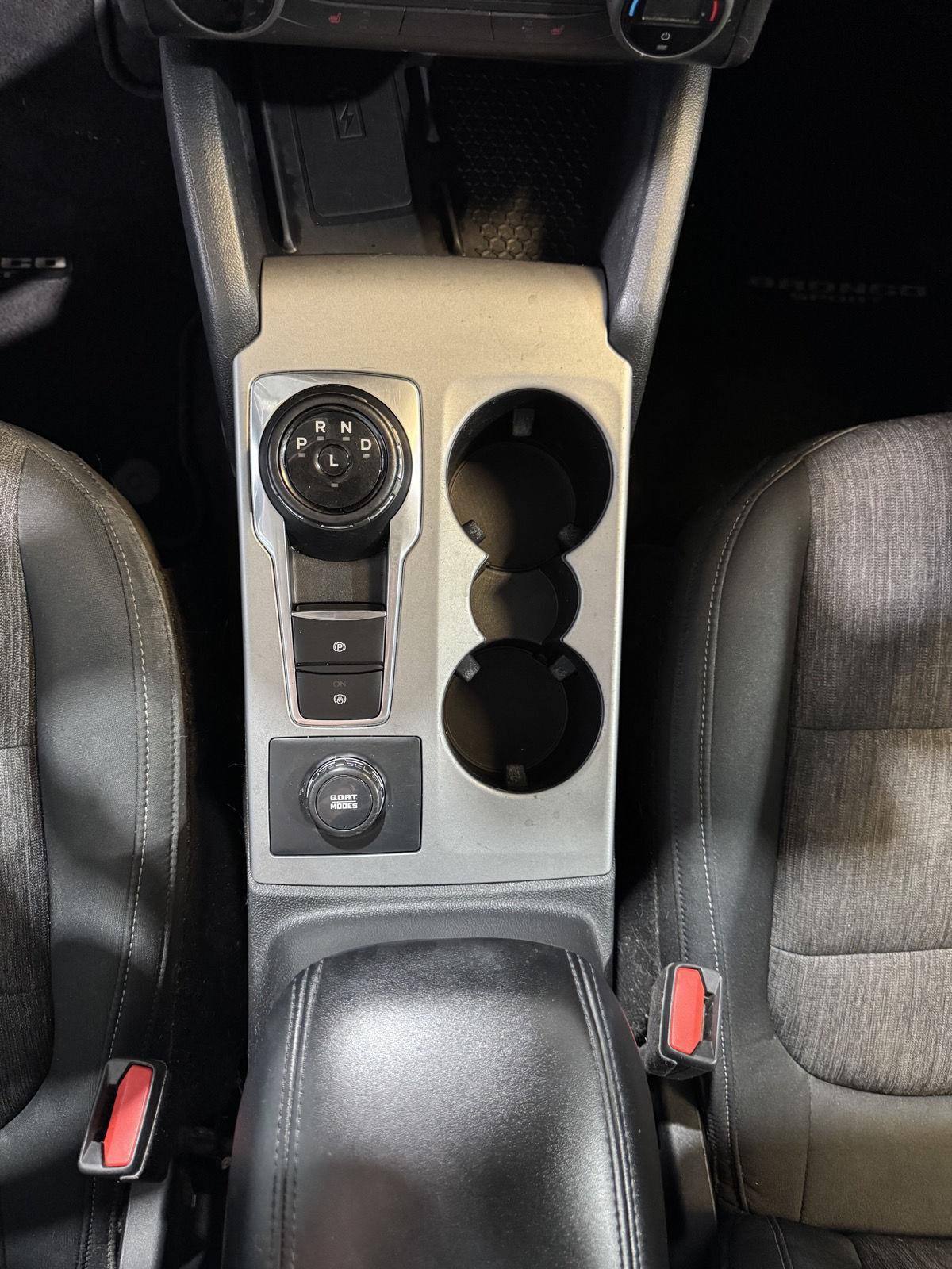Vehicle photo 33