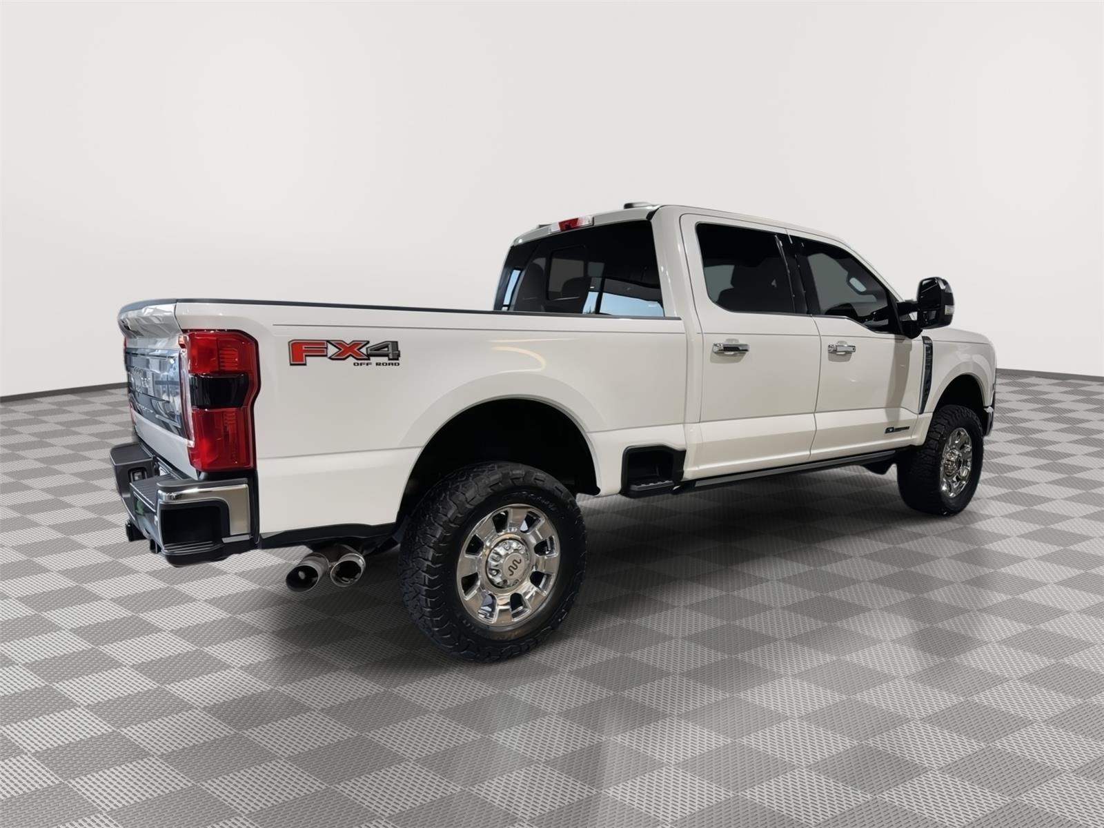 Vehicle photo 8