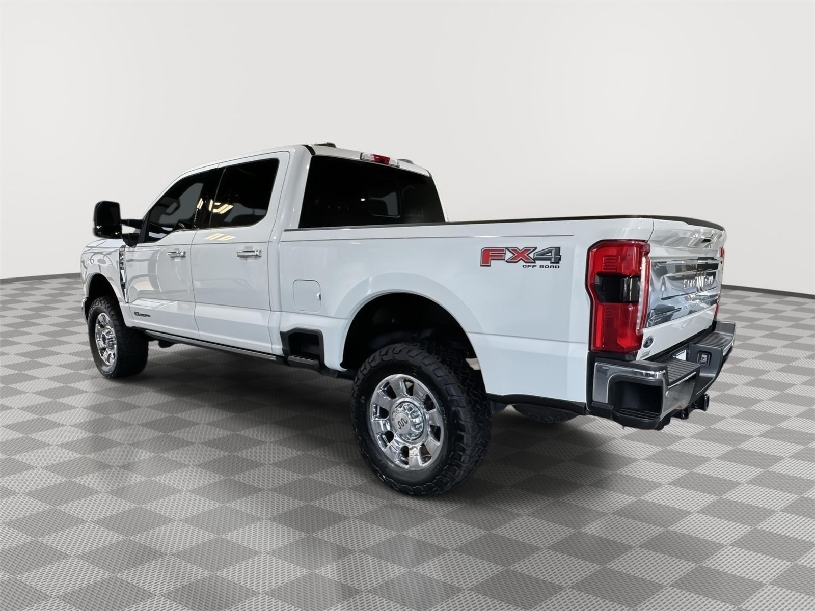 Vehicle photo 10