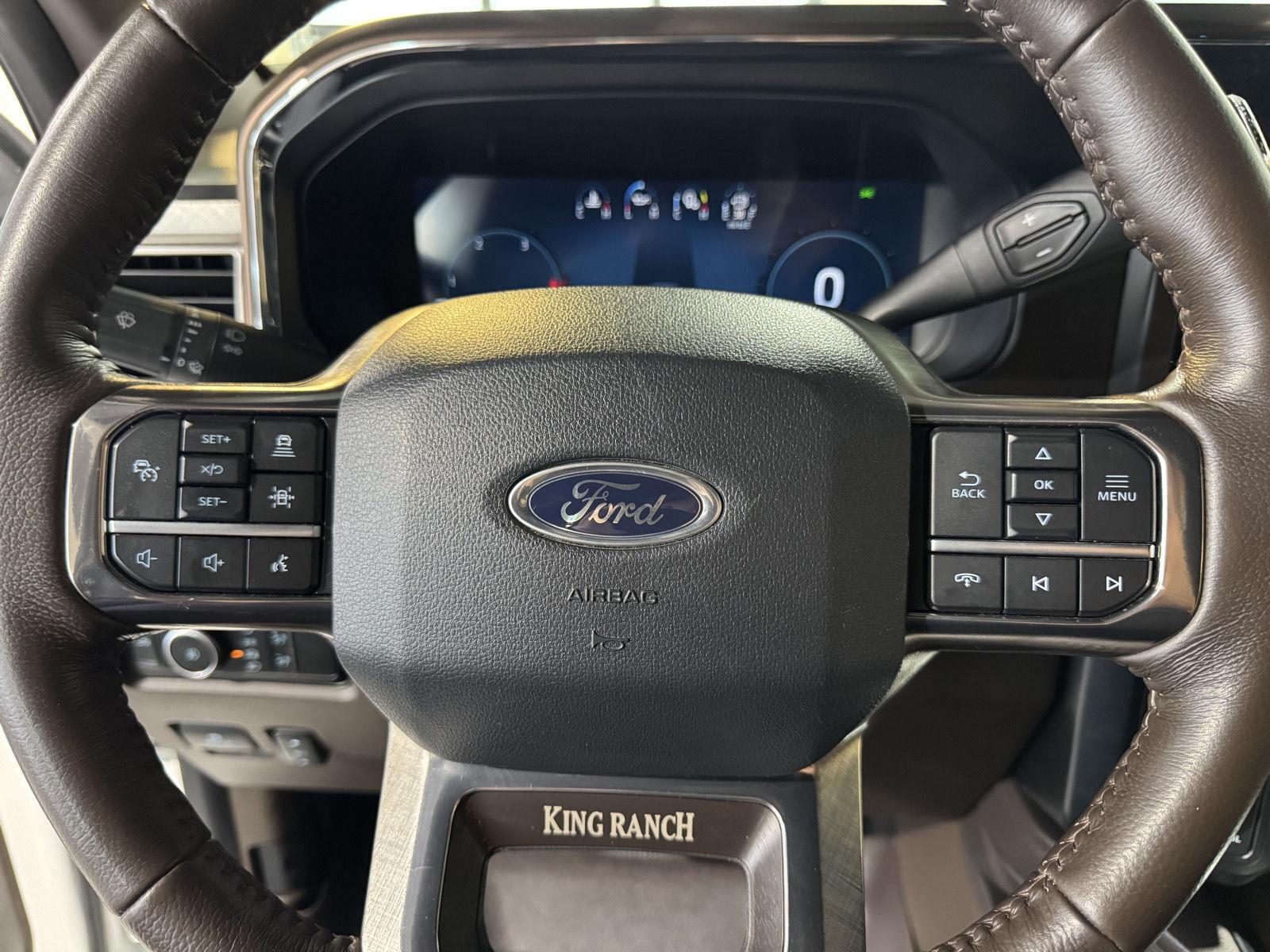 Vehicle photo 14