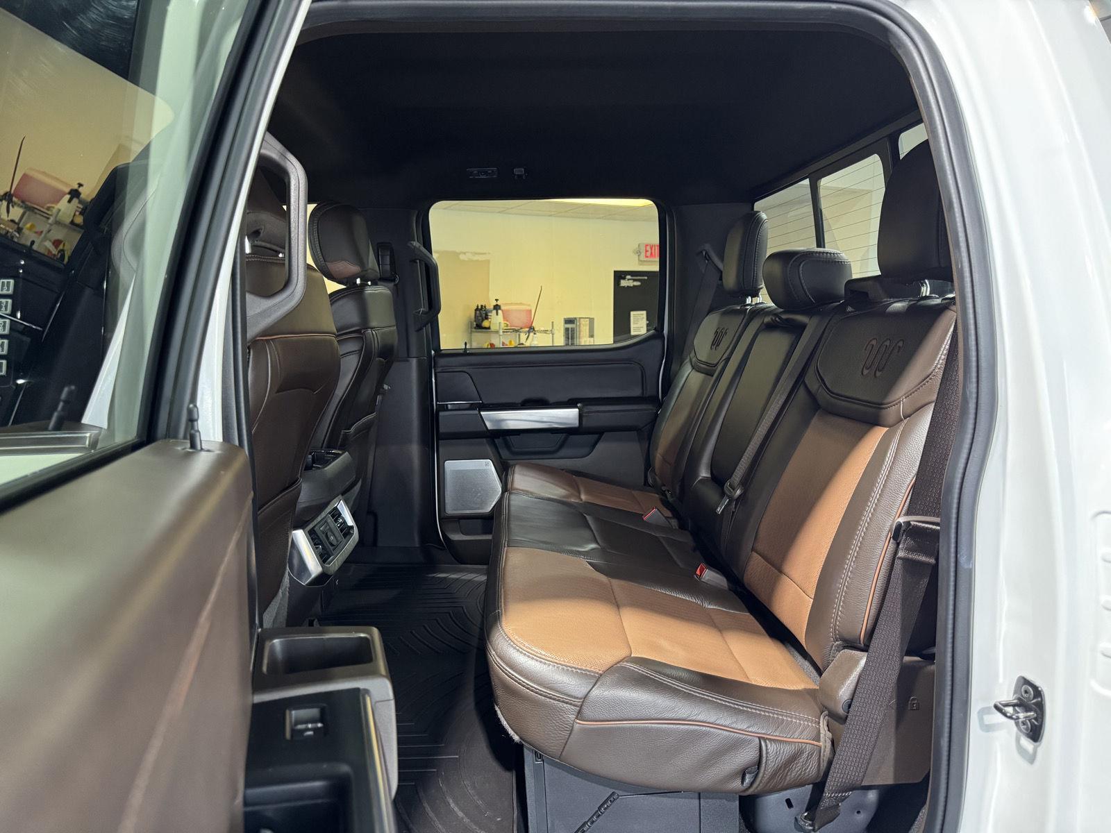 Vehicle photo 31