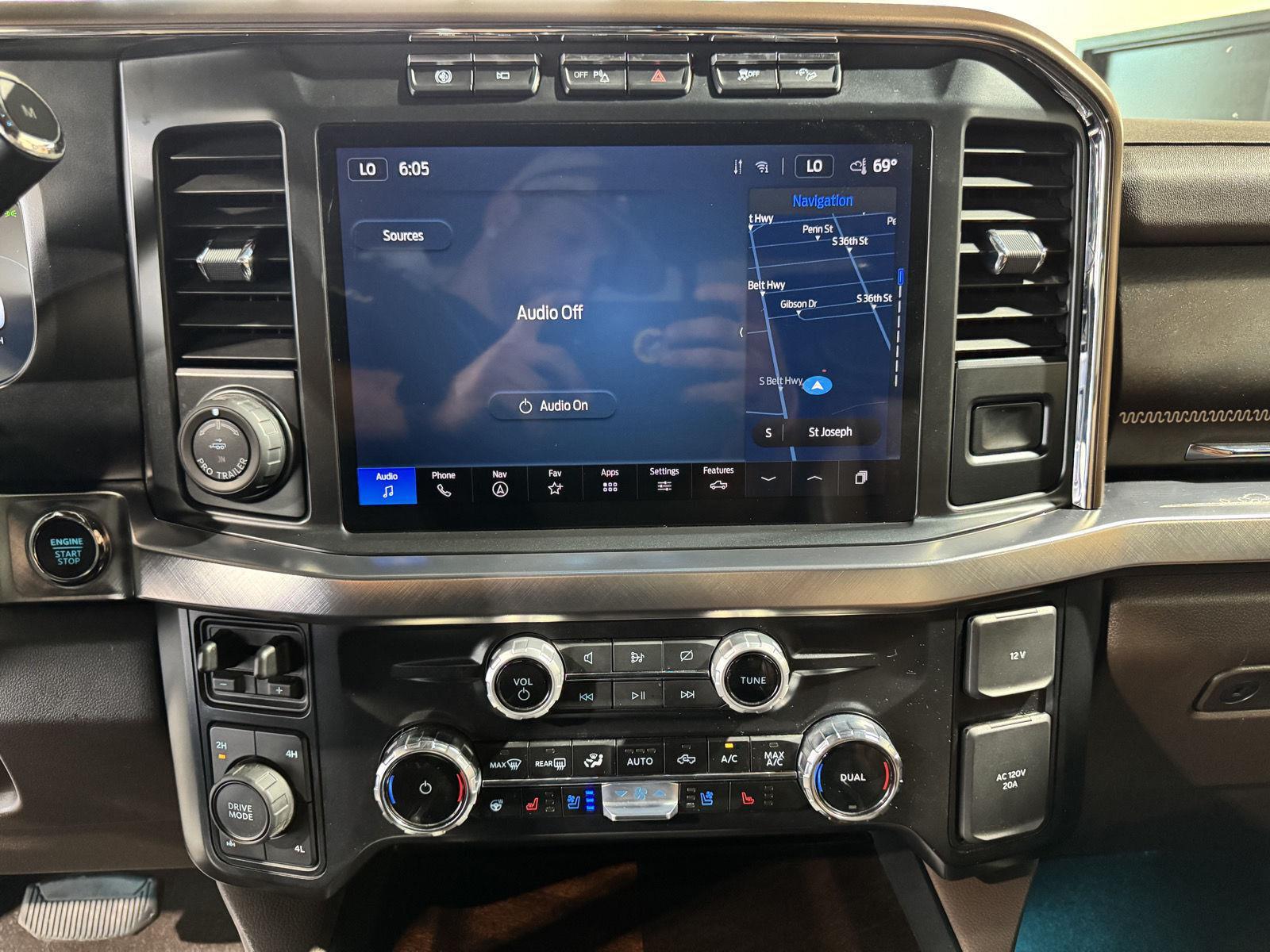 Vehicle photo 33