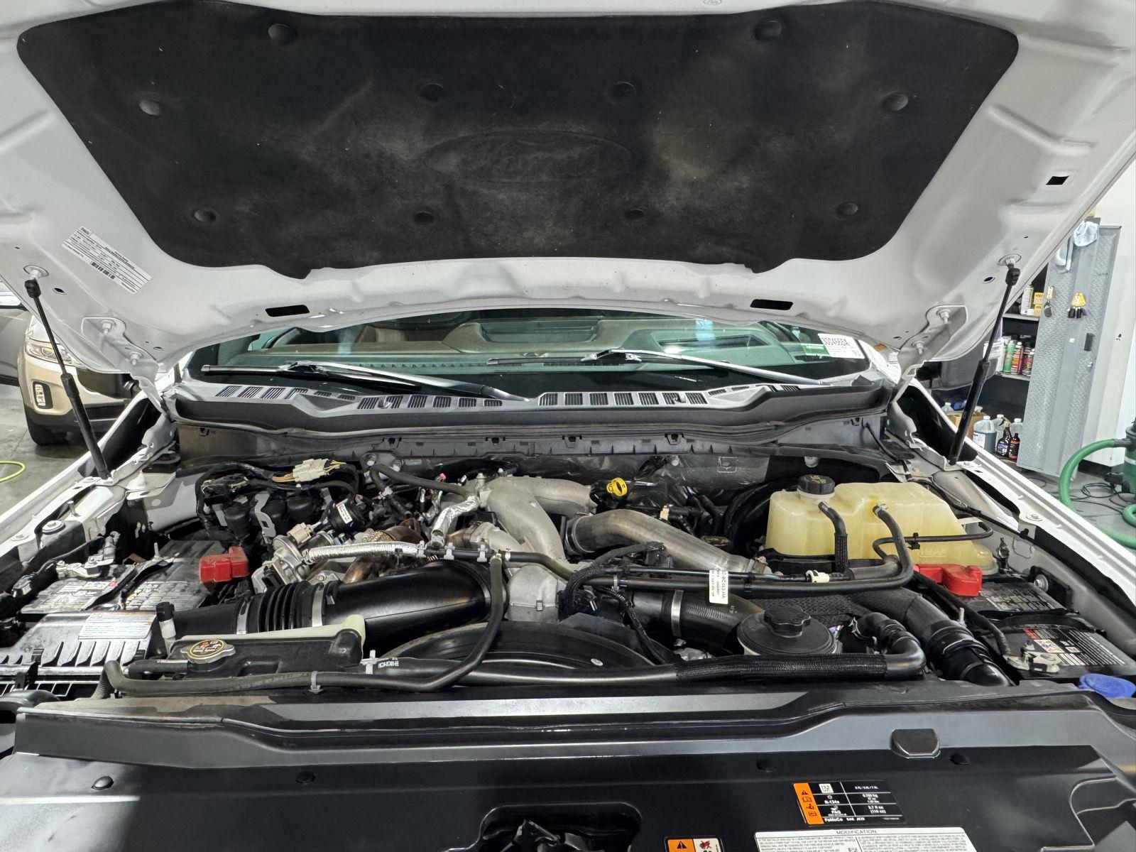 Vehicle photo 37
