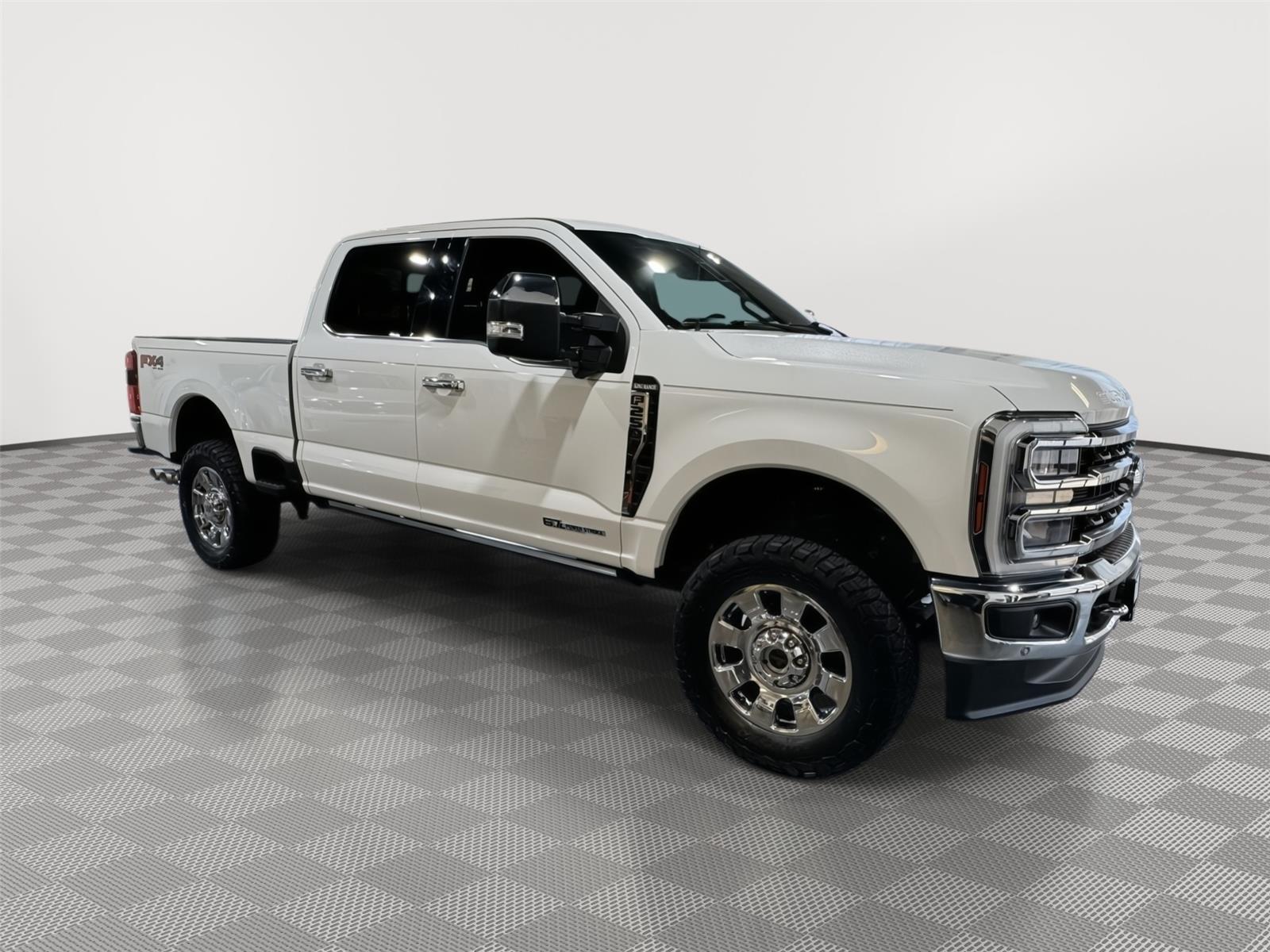 Vehicle photo 6