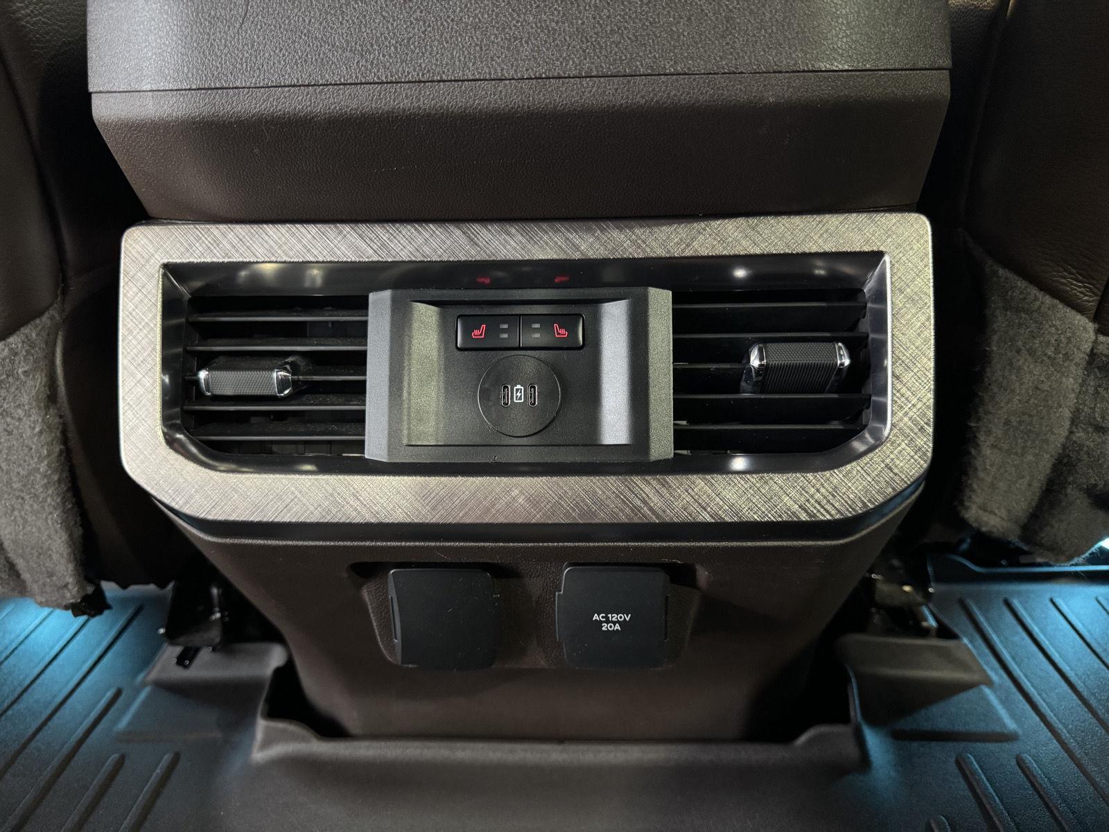 Vehicle photo 43