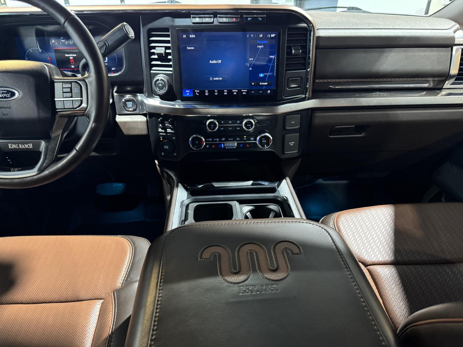 Vehicle photo 36
