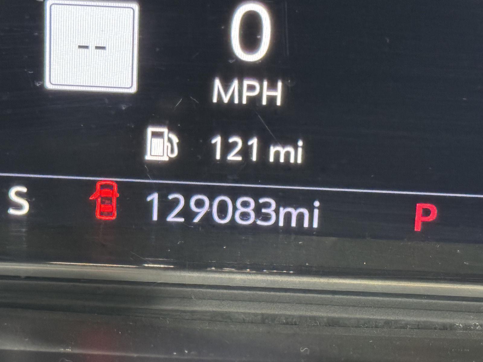 Vehicle photo 4