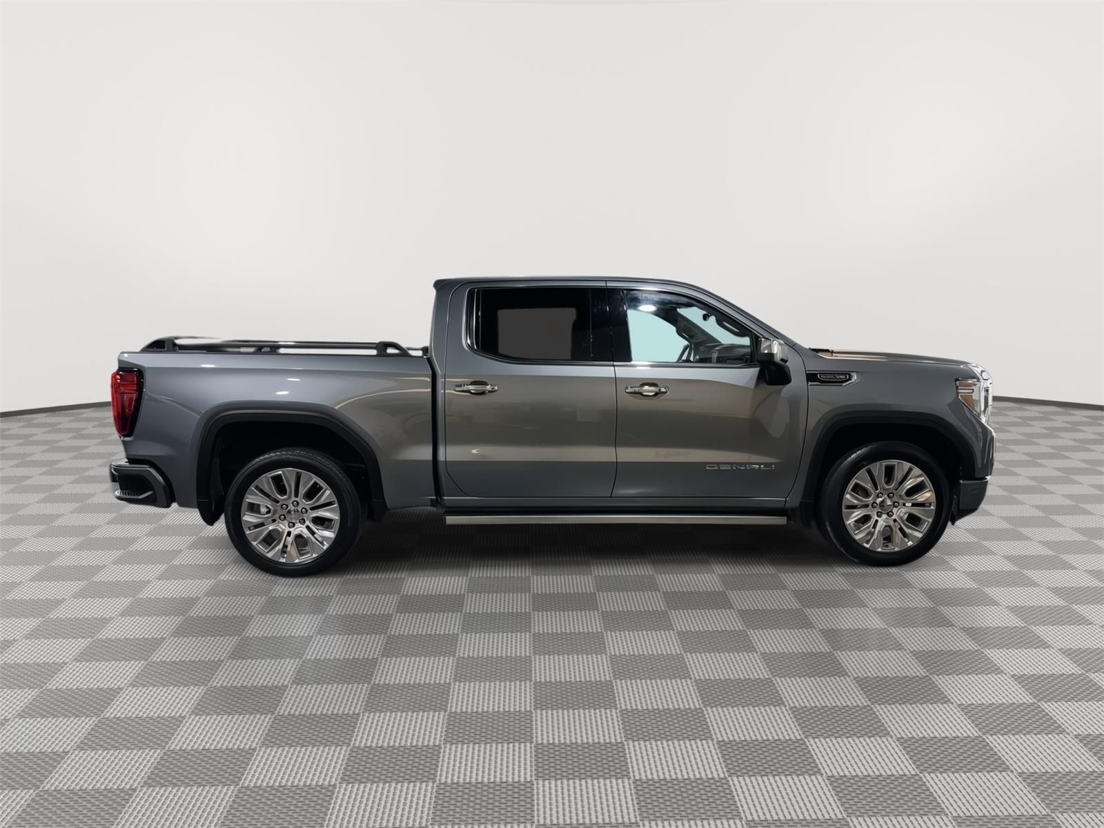 Vehicle photo 7