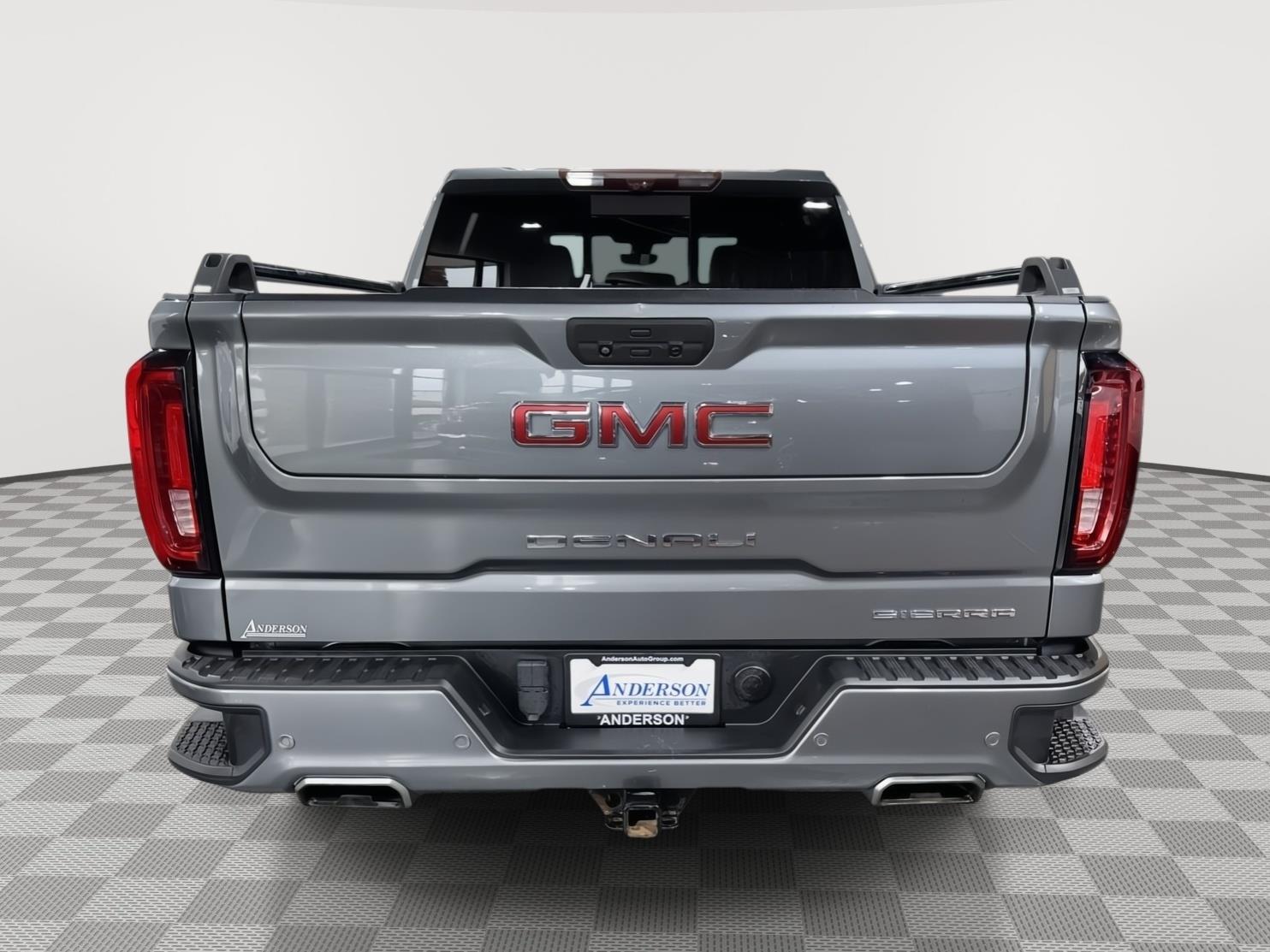 Vehicle photo 9