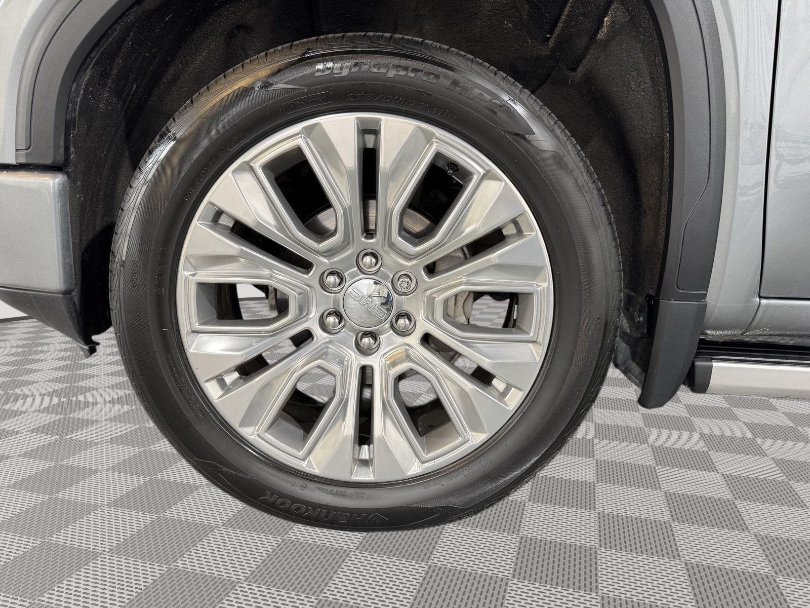 Vehicle photo 11
