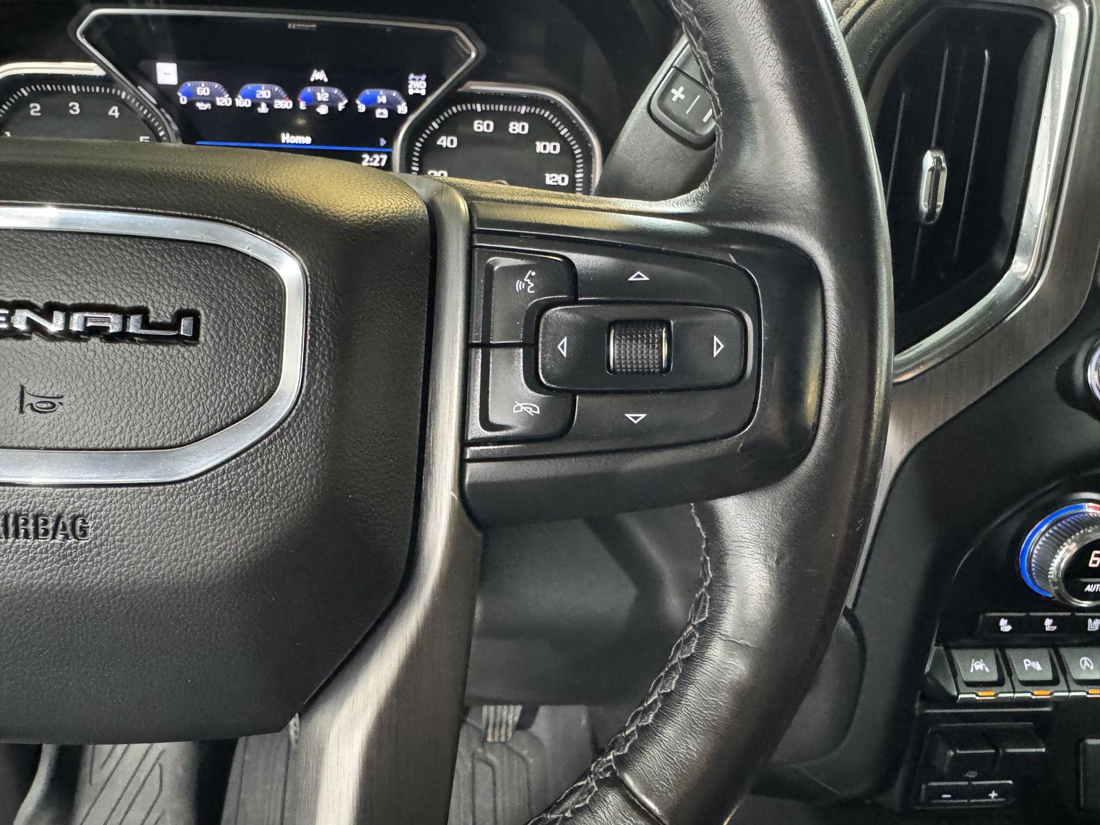 Vehicle photo 15