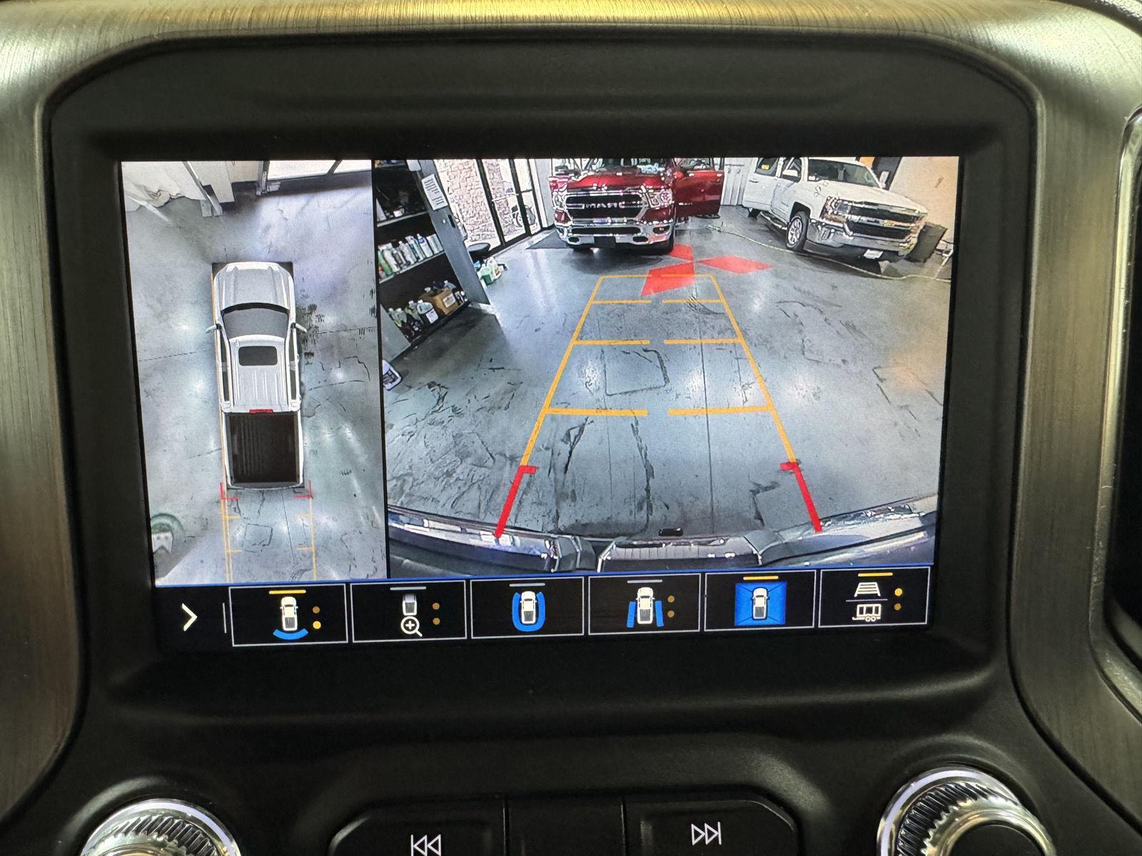 Vehicle photo 35