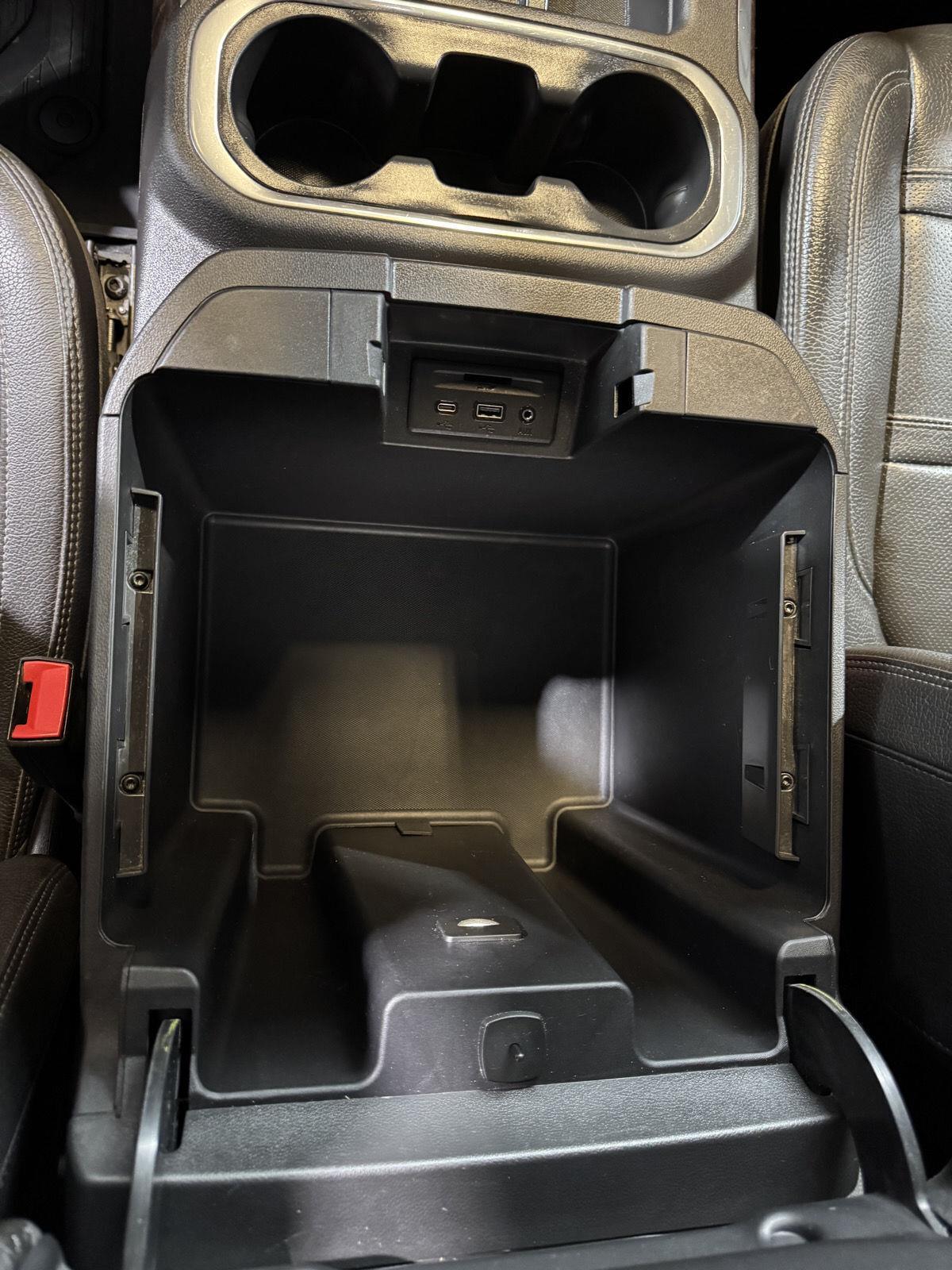 Vehicle photo 40