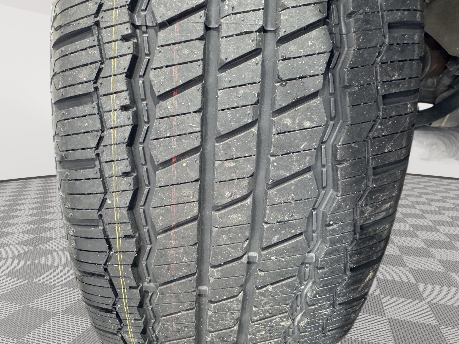 Vehicle photo 12