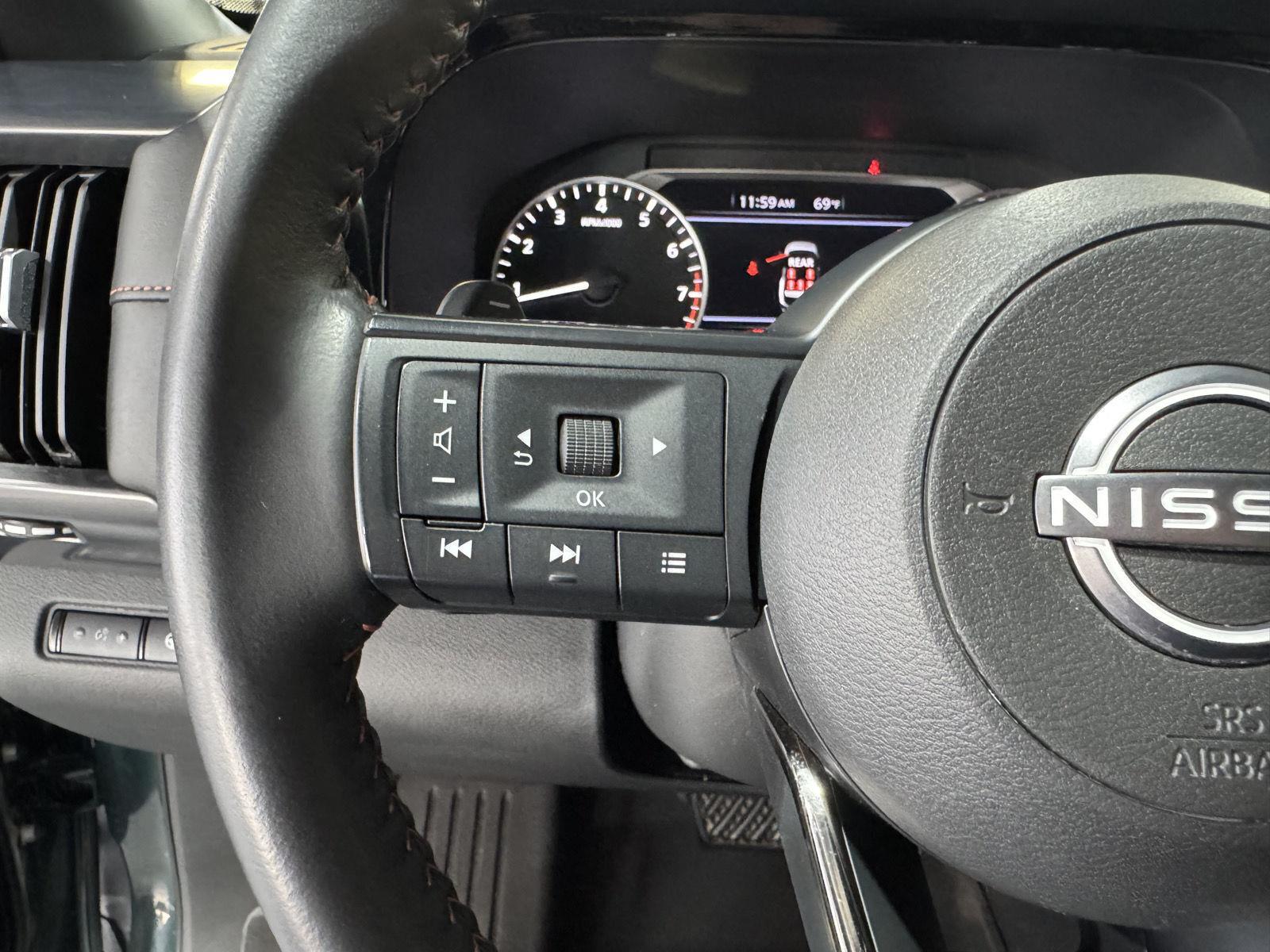 Vehicle photo 15