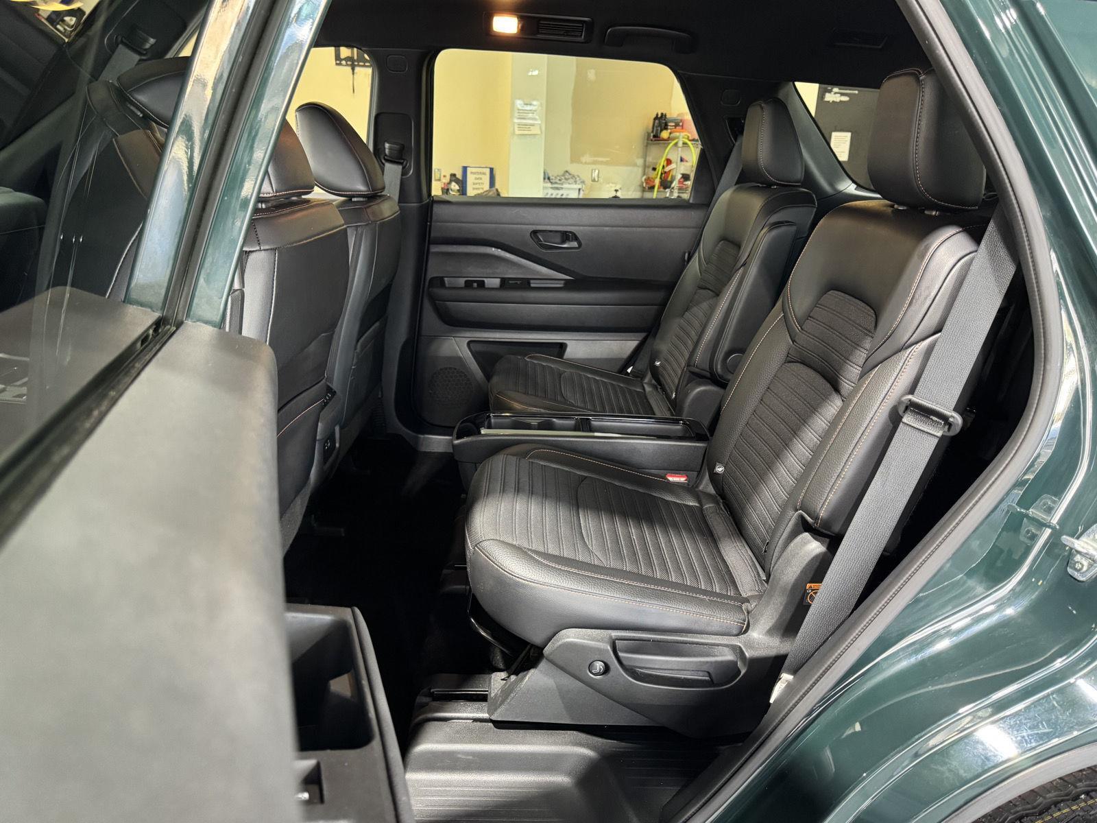 Vehicle photo 31